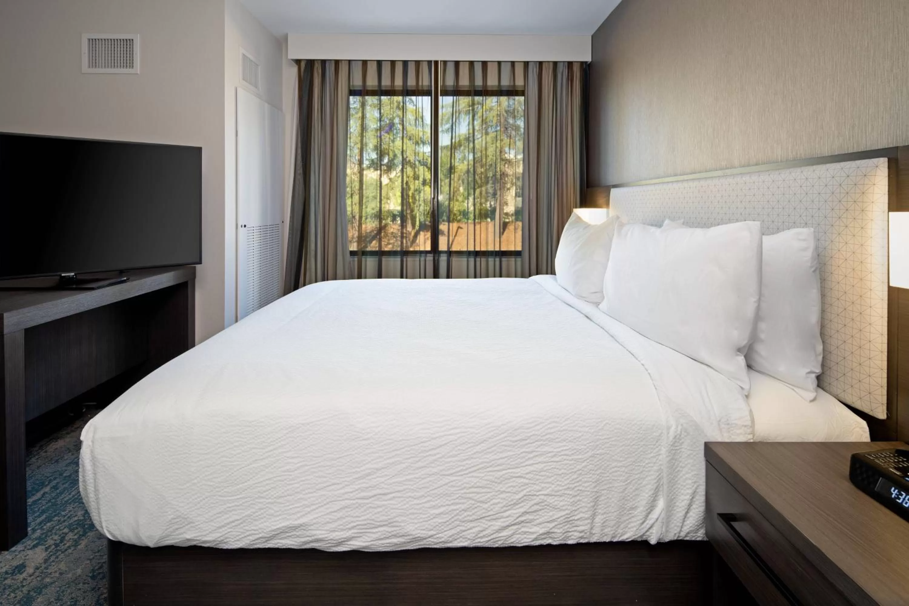 Photo of the whole room, Bed in Residence Inn by Marriott Valencia