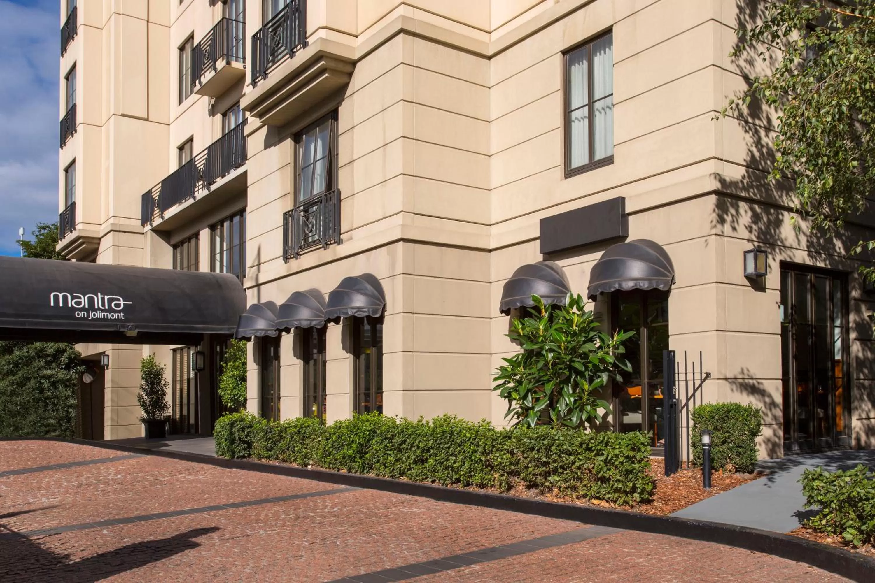 Property building in Mantra on Jolimont Melbourne