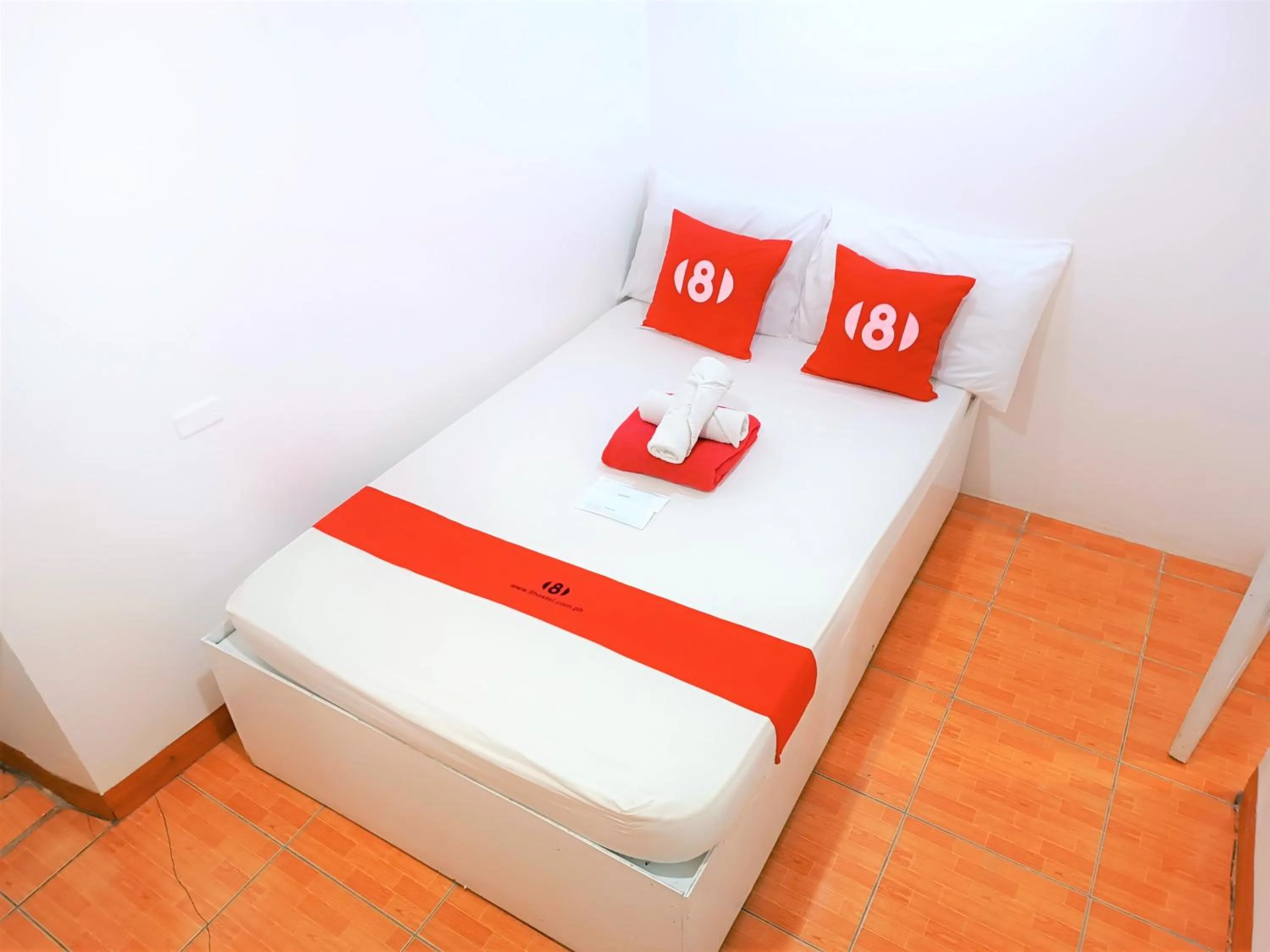 bunk bed, Bed in 8Hostel