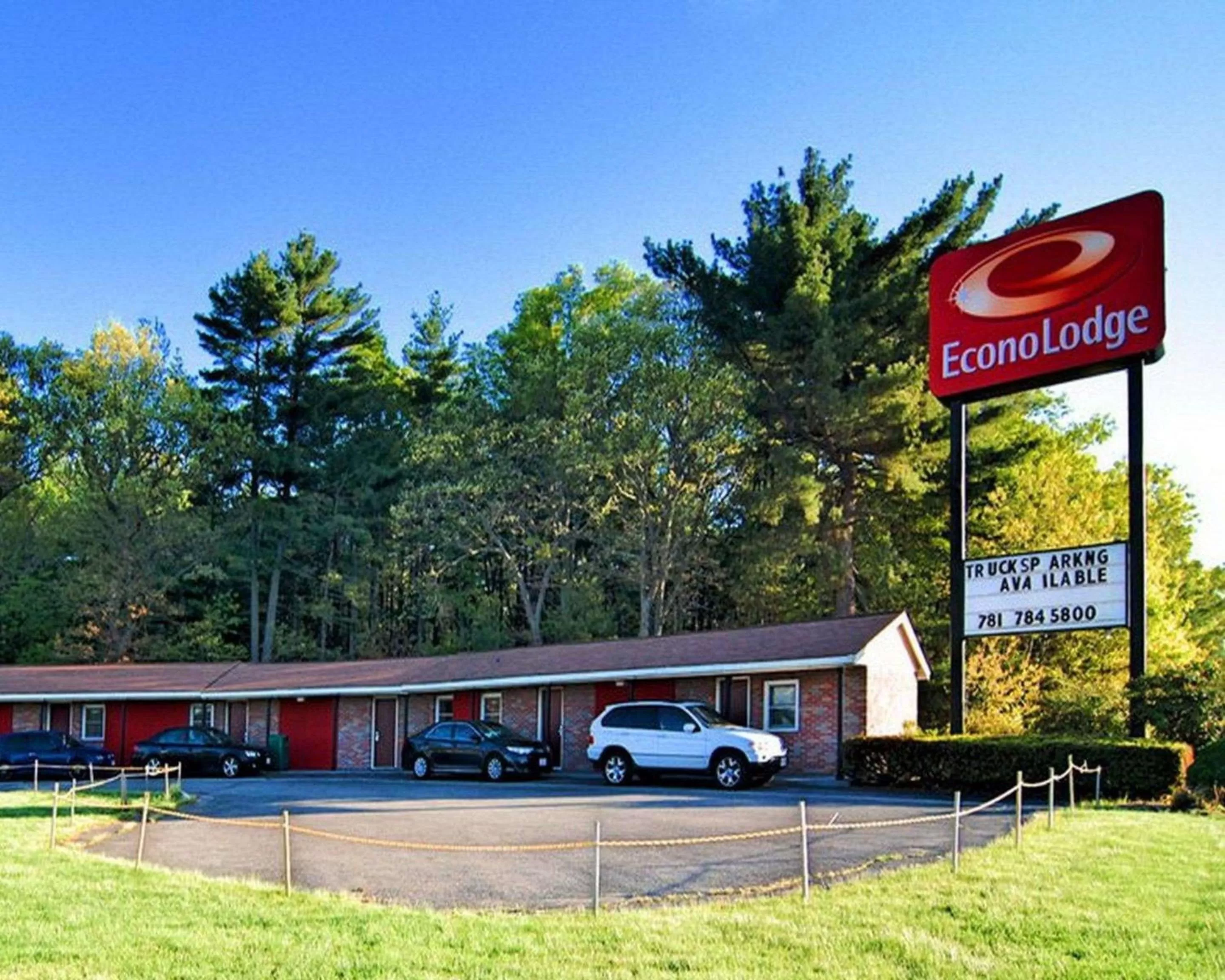 Property building in Econo Lodge Sharon - Foxborough