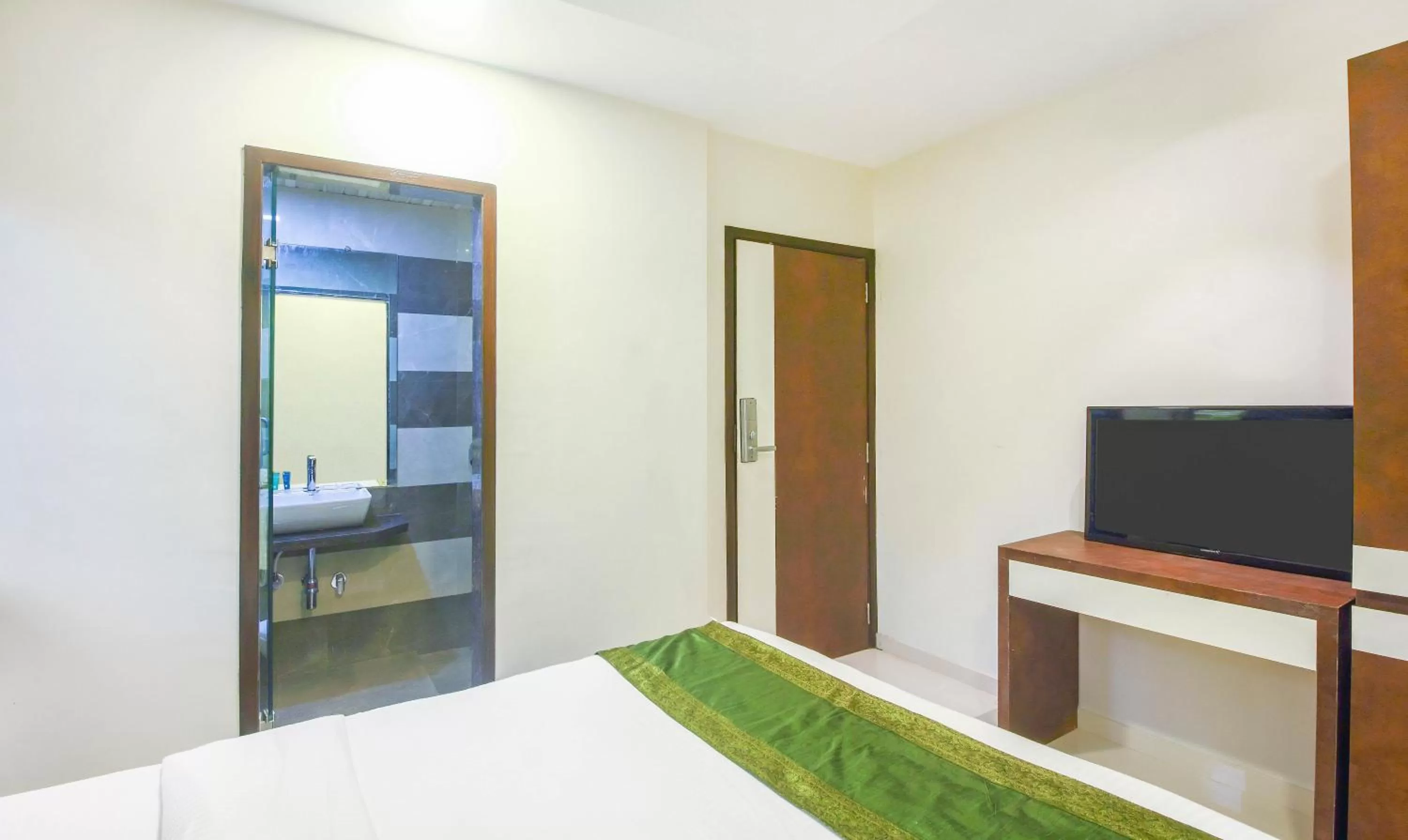 Bedroom, Bed in Treebo Blue Moon Powai