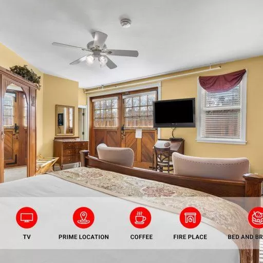 TV/Entertainment Center in Hennessey House Bed and Breakfast