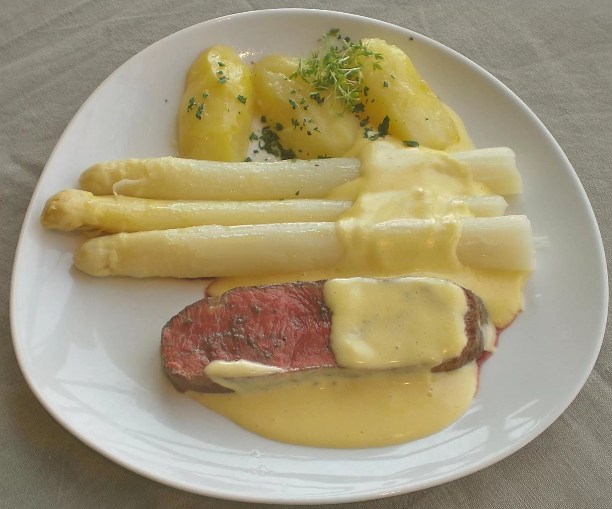 Food close-up in aussicht bio hotel restaurant cafe