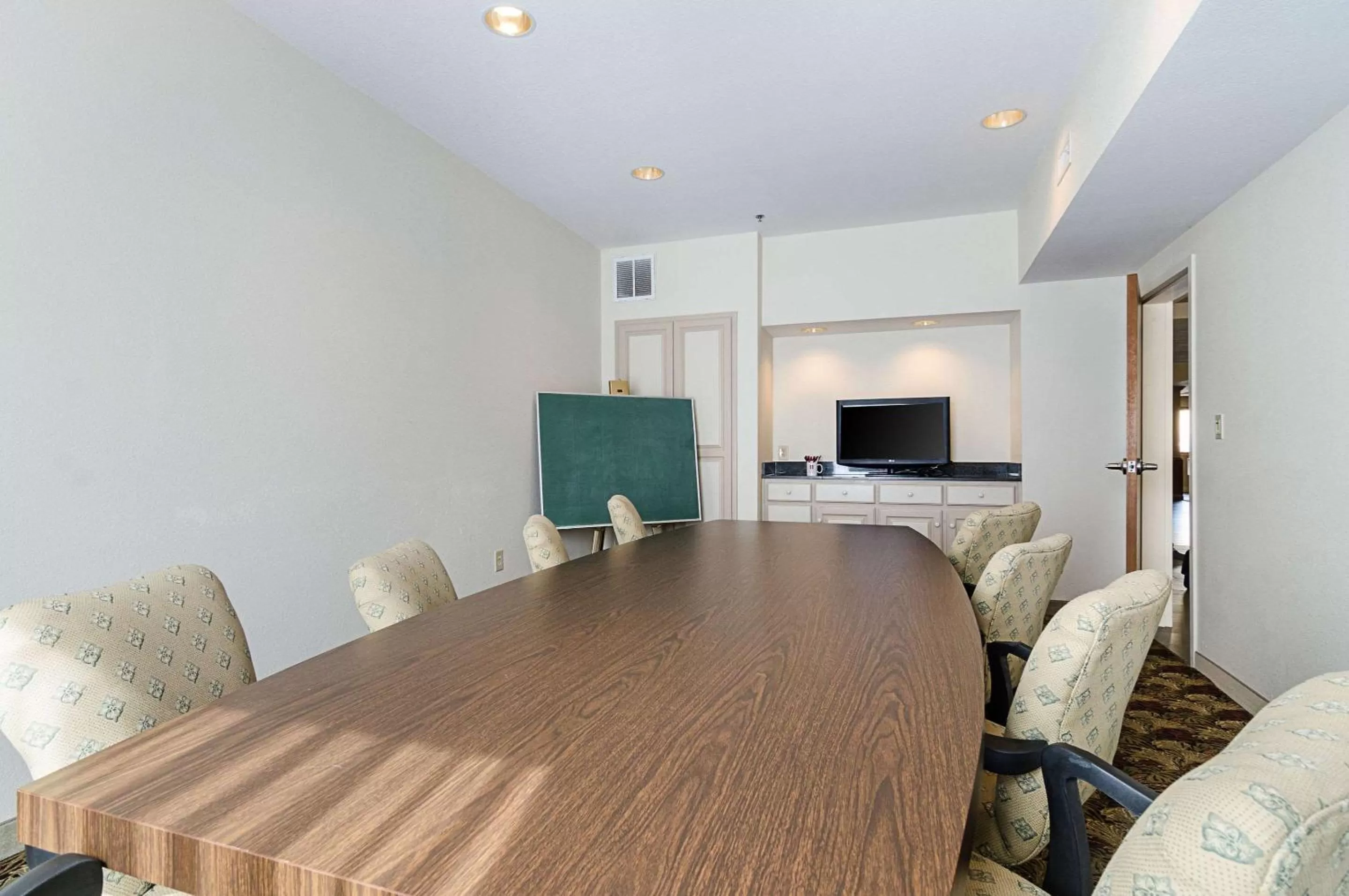 On site in Quality Suites Springdale West I-49