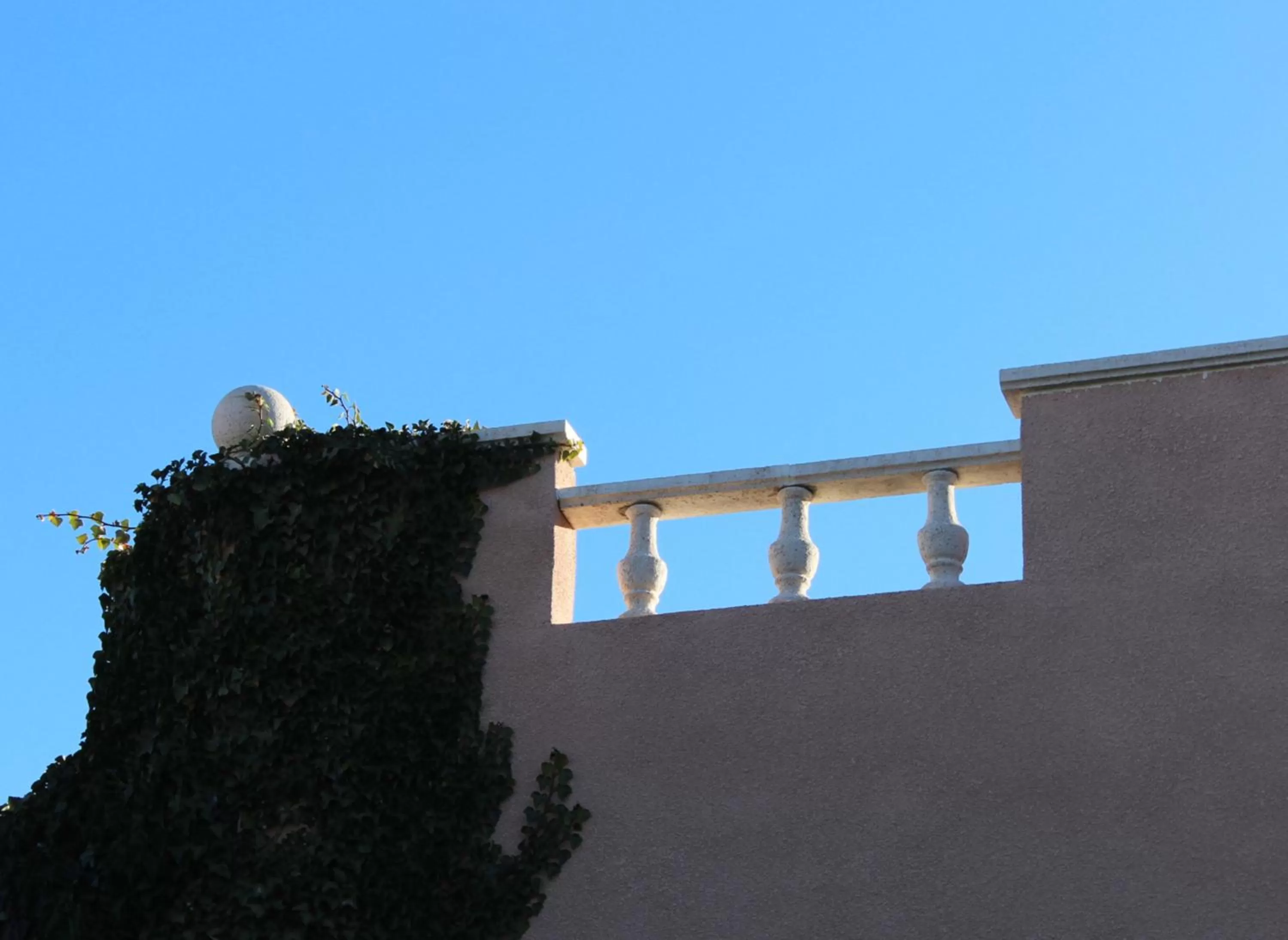 Facade/entrance in Forest Villas Hotel