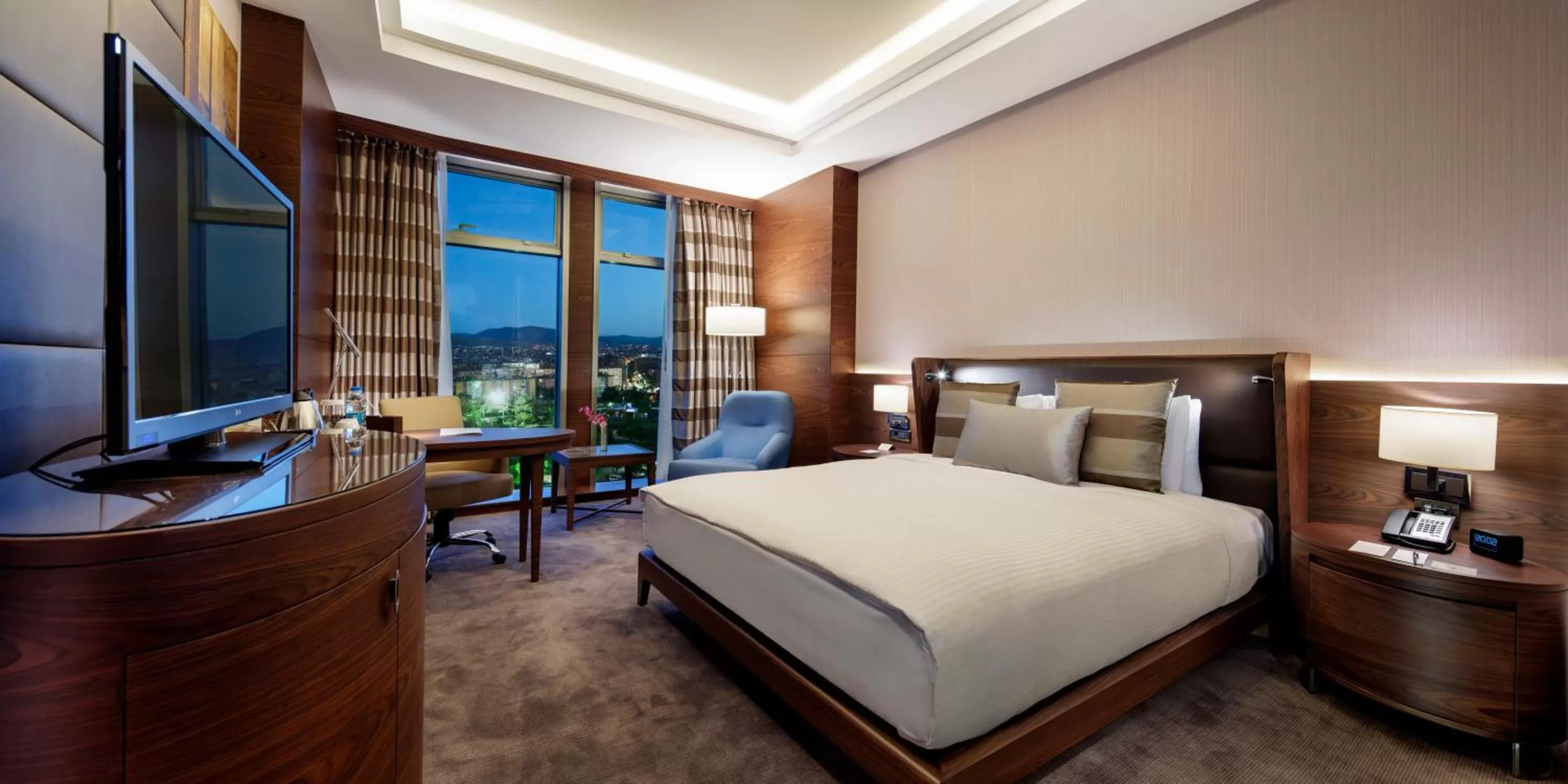 Bedroom, Bed in Movenpick Hotel Malatya