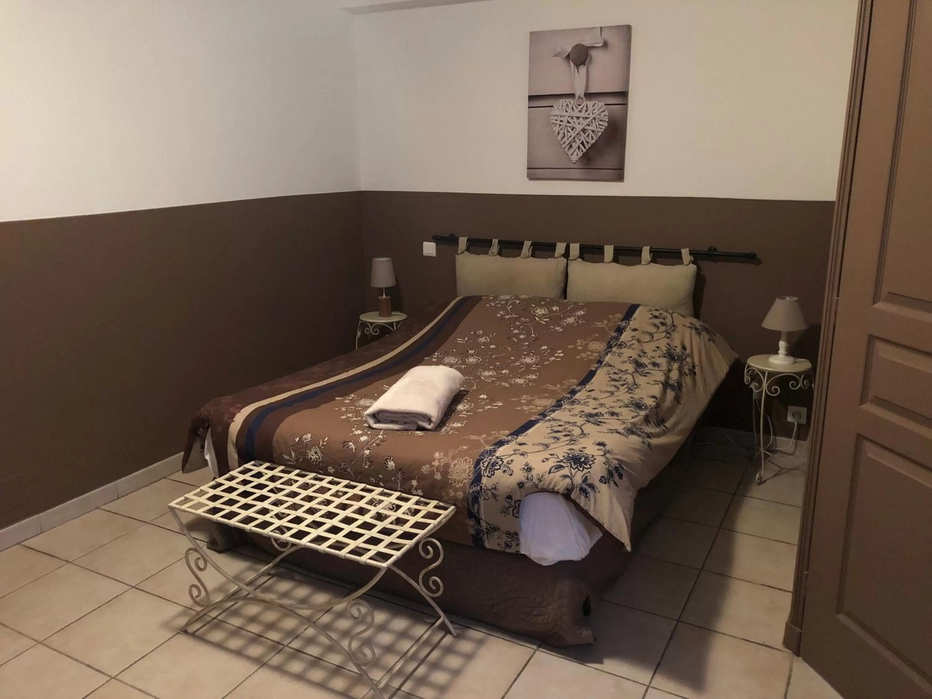 Bed in Le Provençal