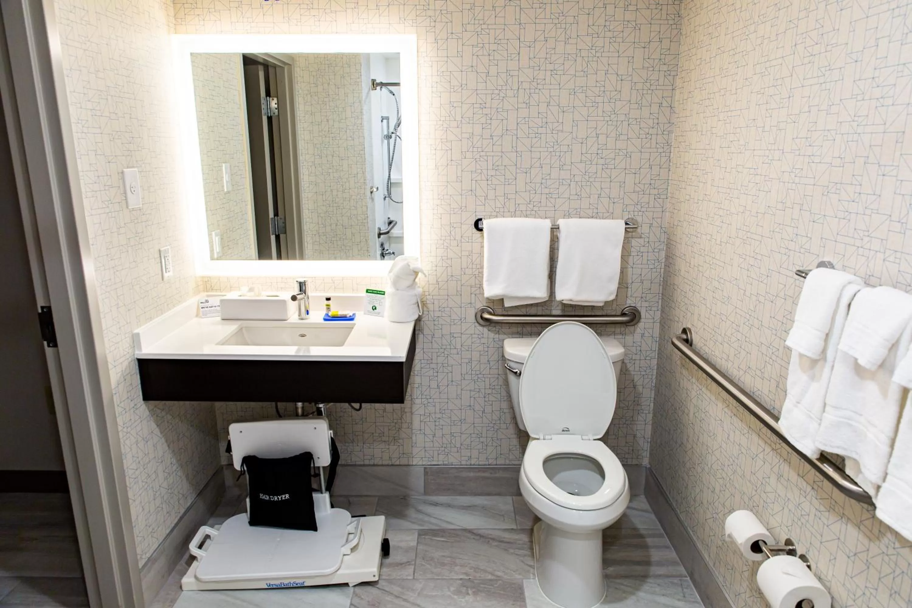 Bathroom in Holiday Inn Express - Columbus - Dublin by IHG