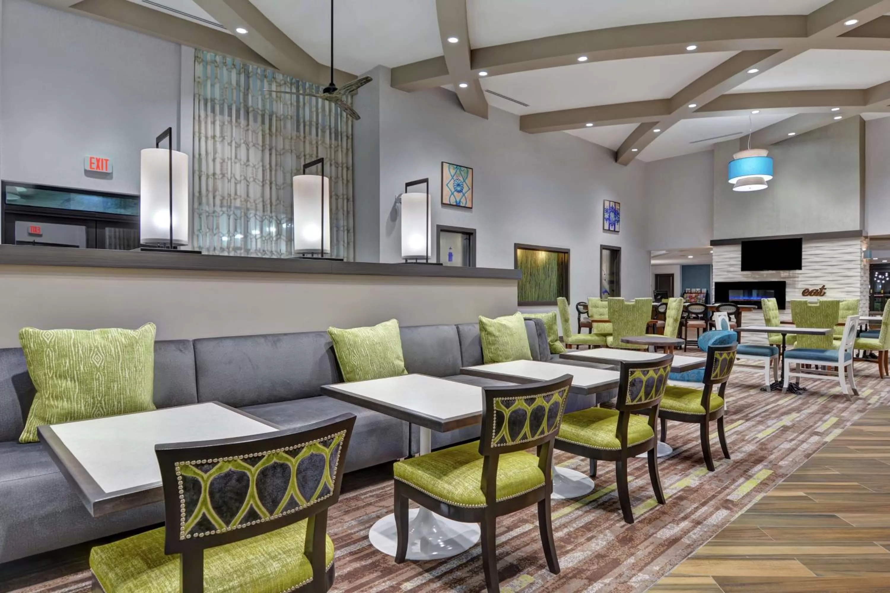 Dining area in Homewood Suites By Hilton Savannah Airport