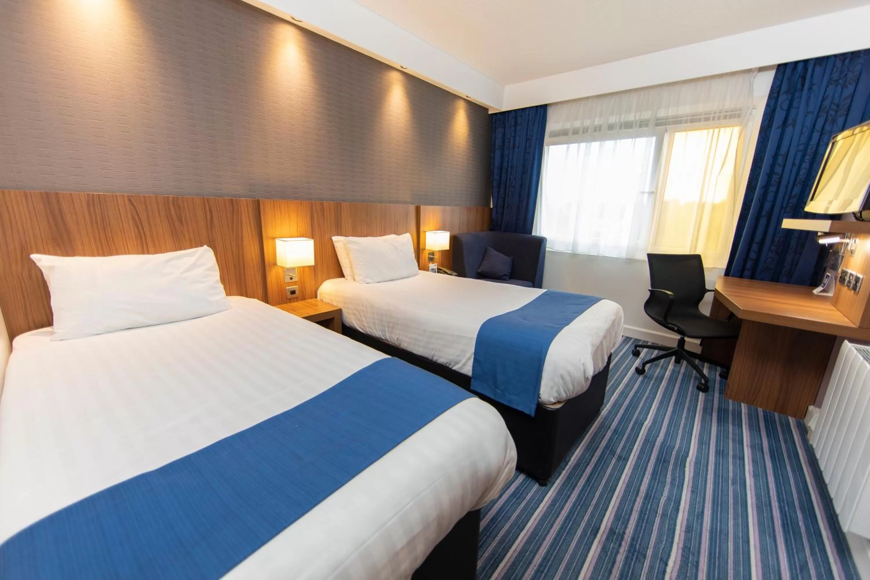 Photo of the whole room, Bed in Holiday Inn Express, Chester Racecourse by IHG
