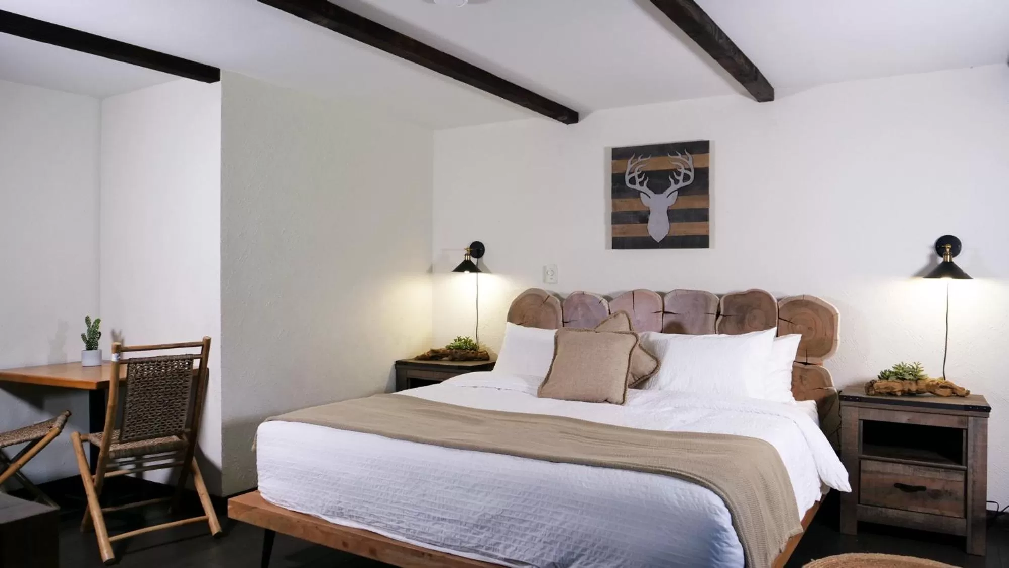 Photo of the whole room, Bed in Paradise Village