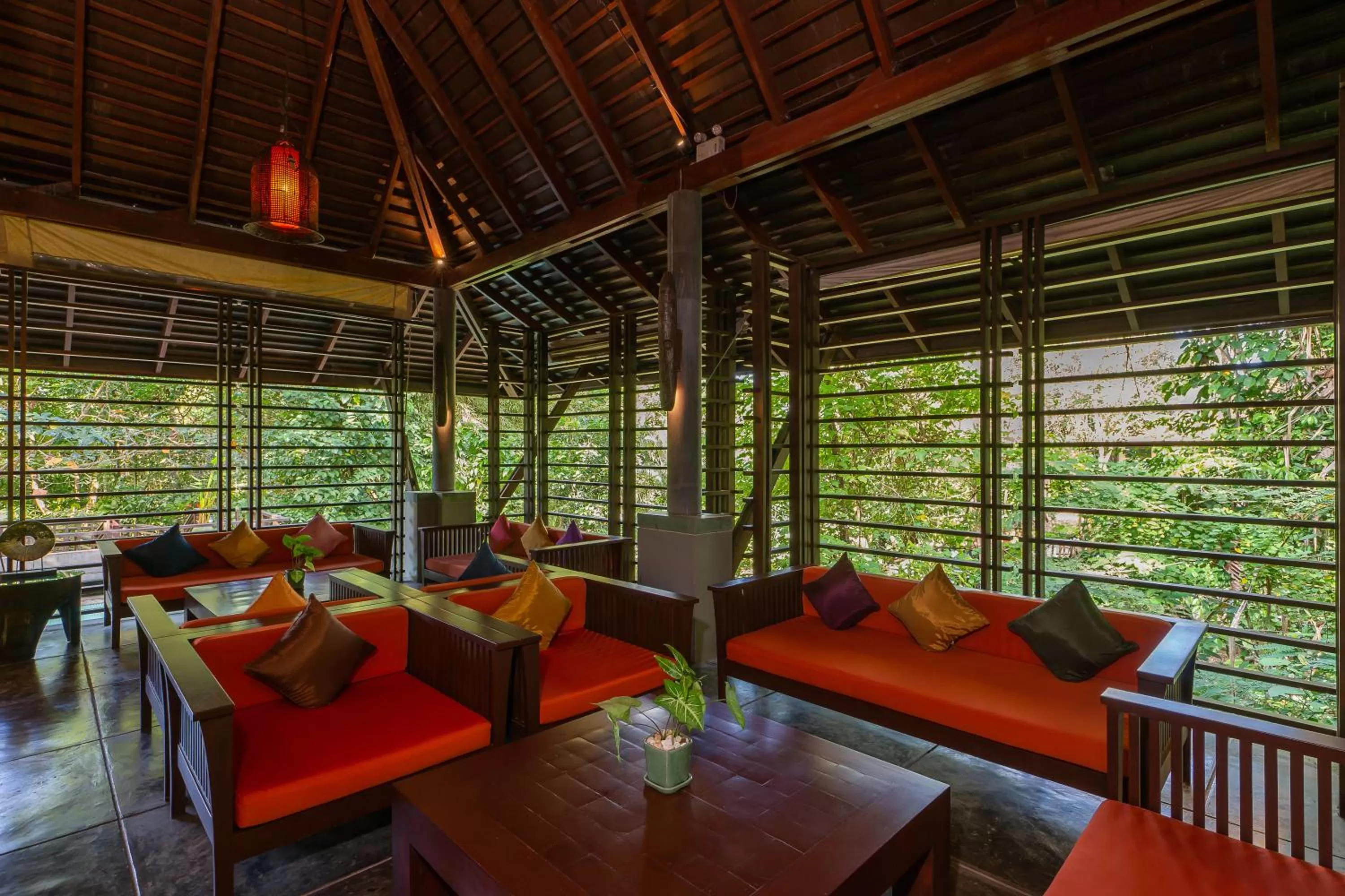 Lounge or bar in Khaolak Wanaburee Resort - SHA Extra Plus