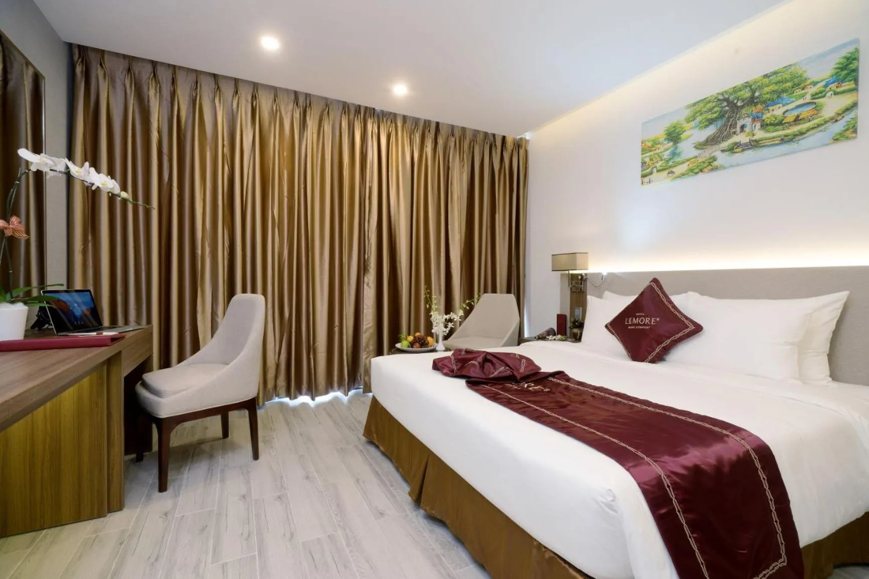 Living room, Bed in LeMore Hotel Nha Trang