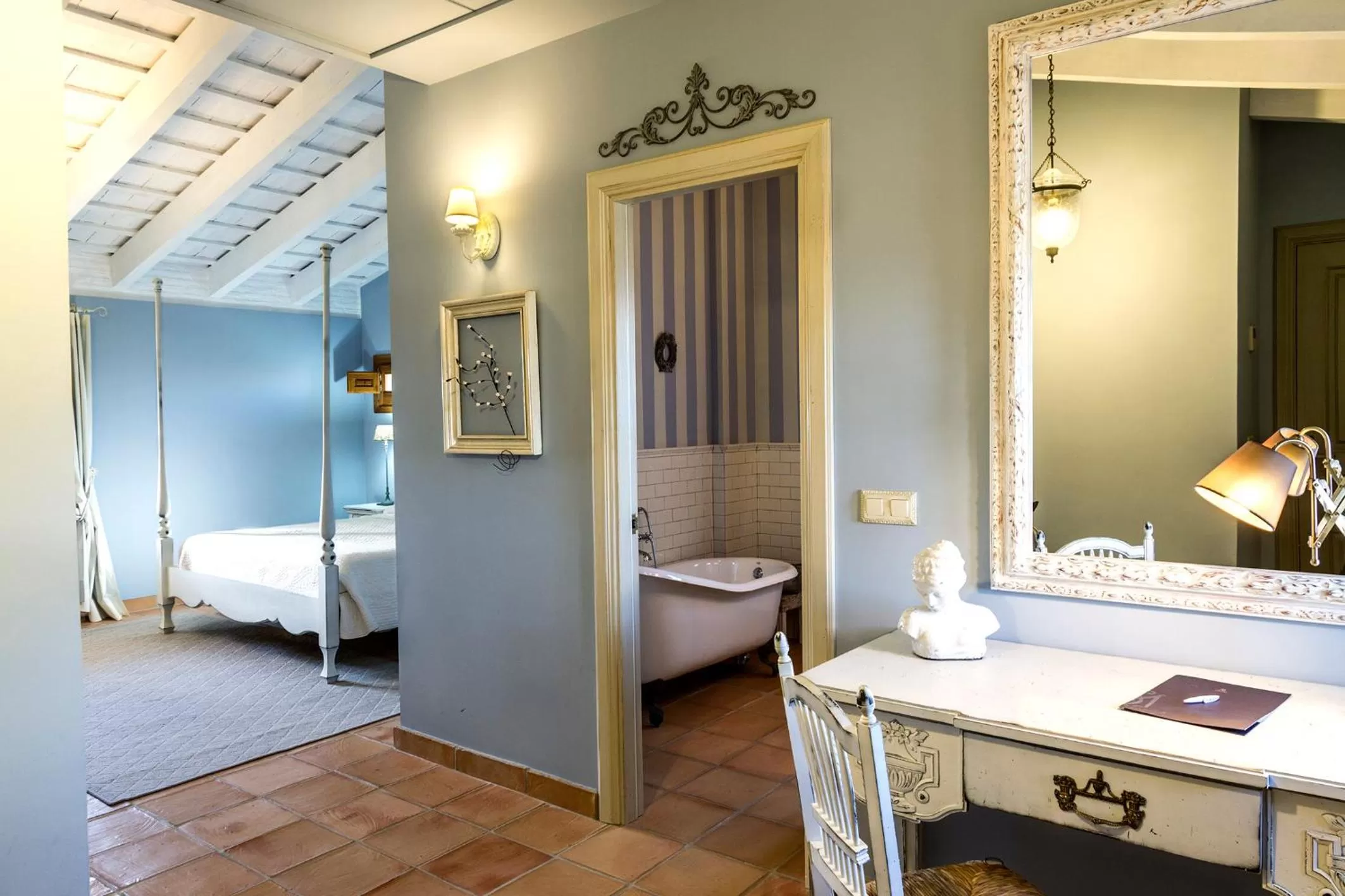 Bedroom, Bed in La Mozaira