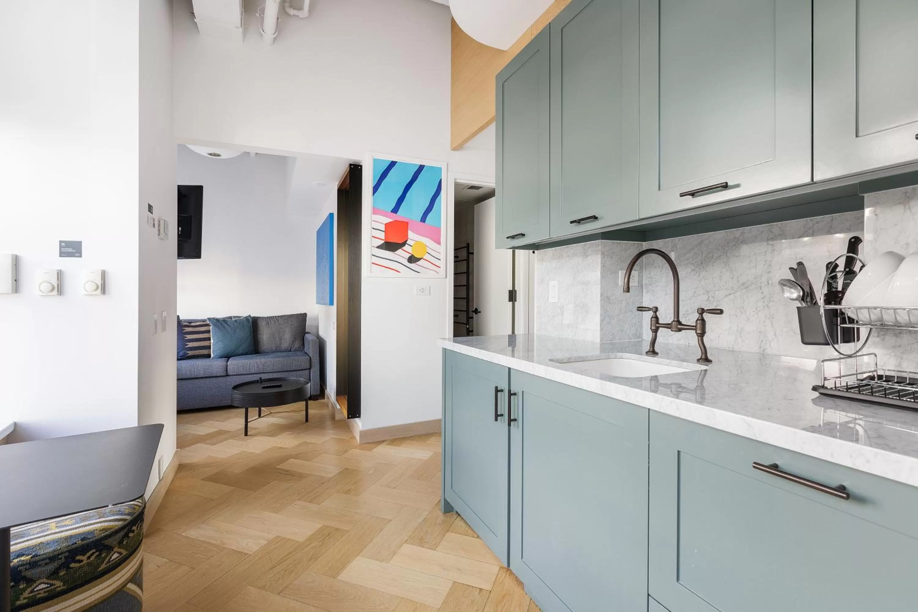 Kitchen or kitchenette in Placemakr Wall Street