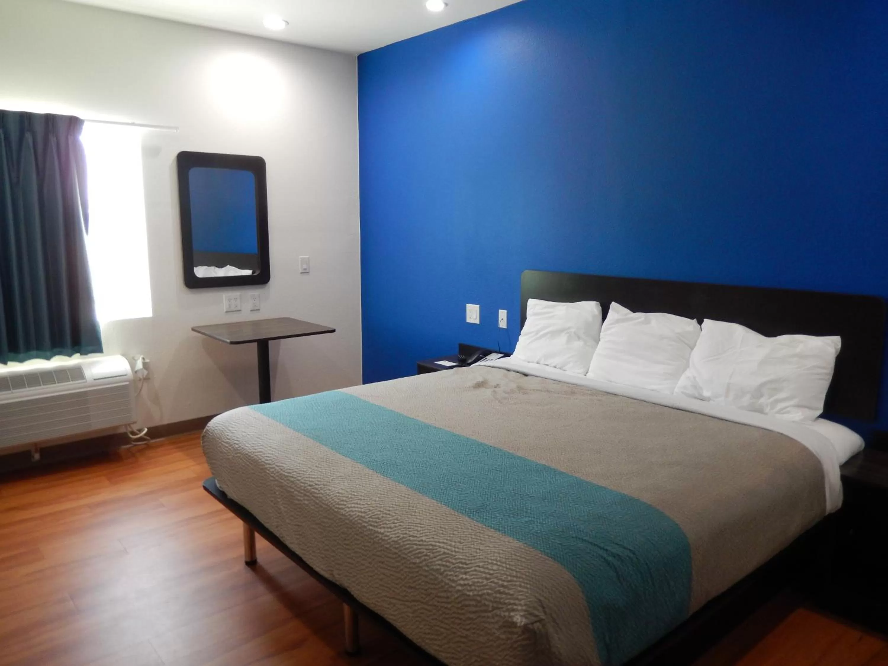 Bed in Motel 6-Houston, TX - Downtown North