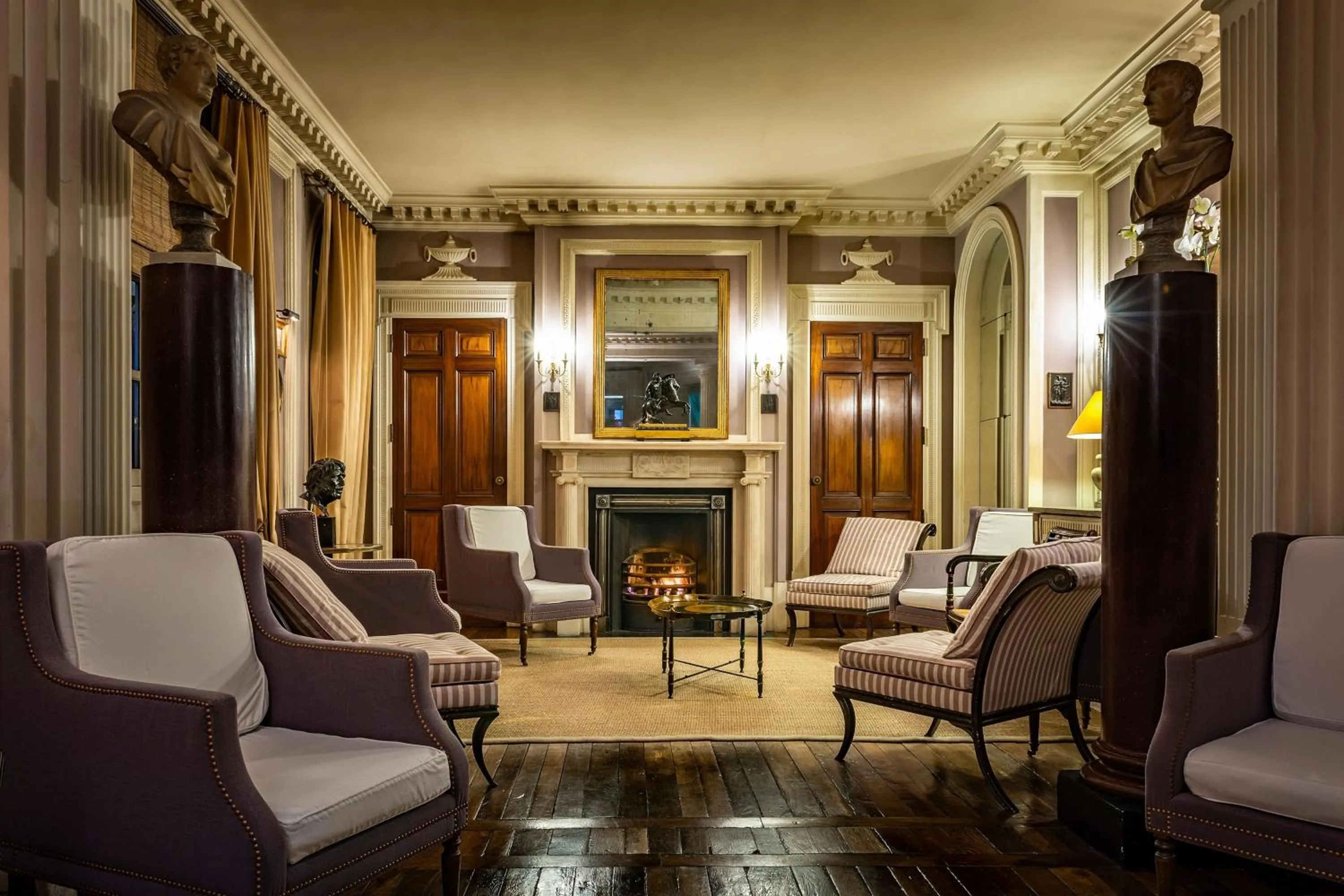 Restaurant/places to eat in Le Dokhan's Paris Arc de Triomphe, a Tribute Portfolio Hotel