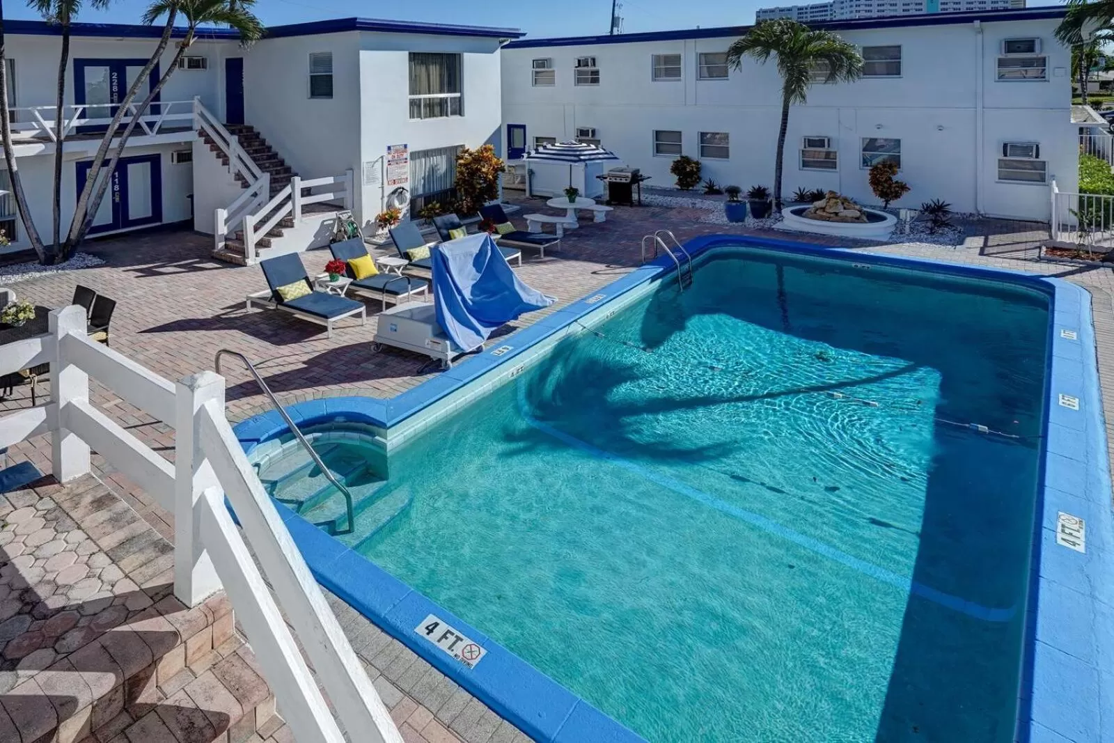 Pool view, Swimming Pool in Blue Strawberry by the Sea