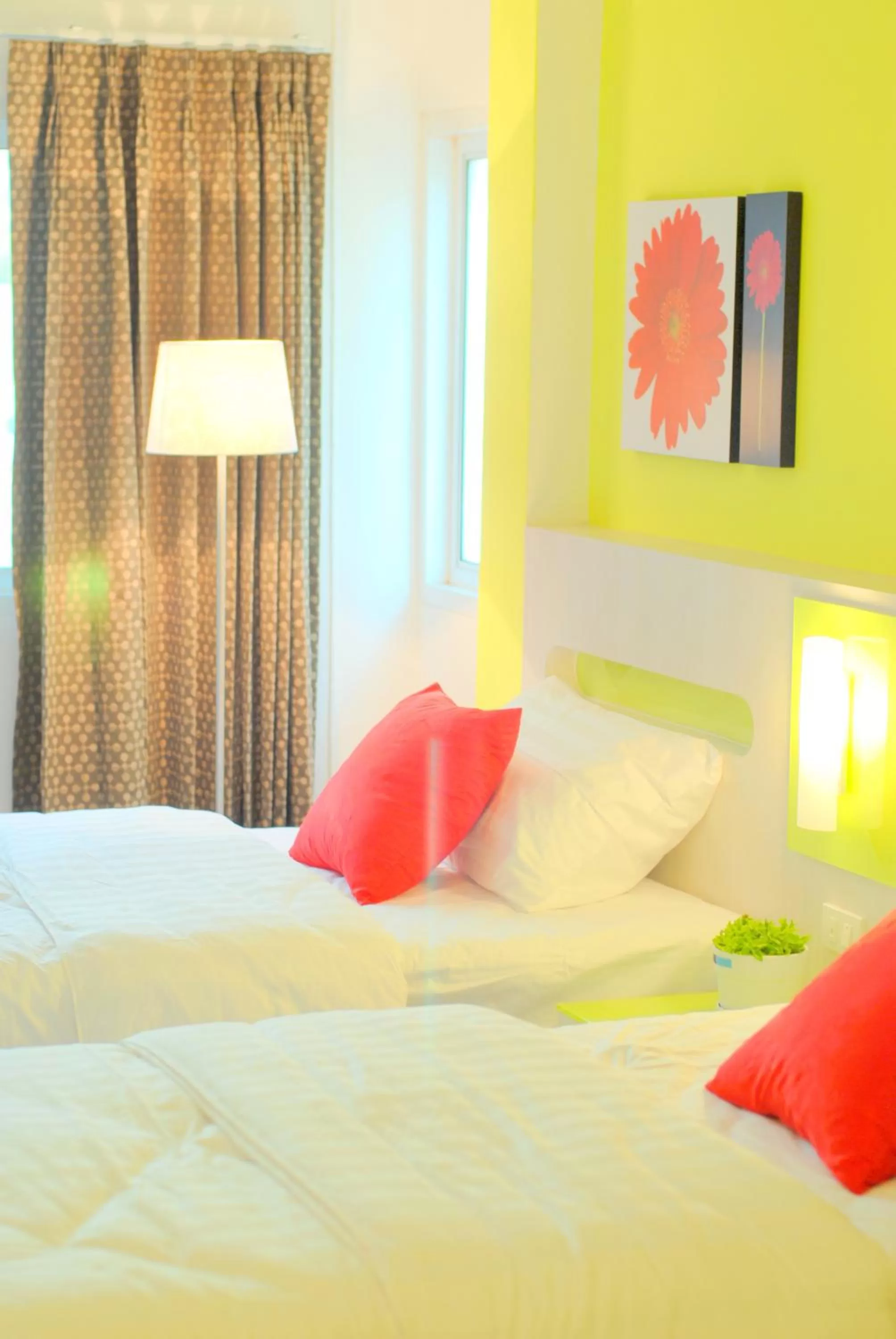 Bed in The Inn Saladaeng