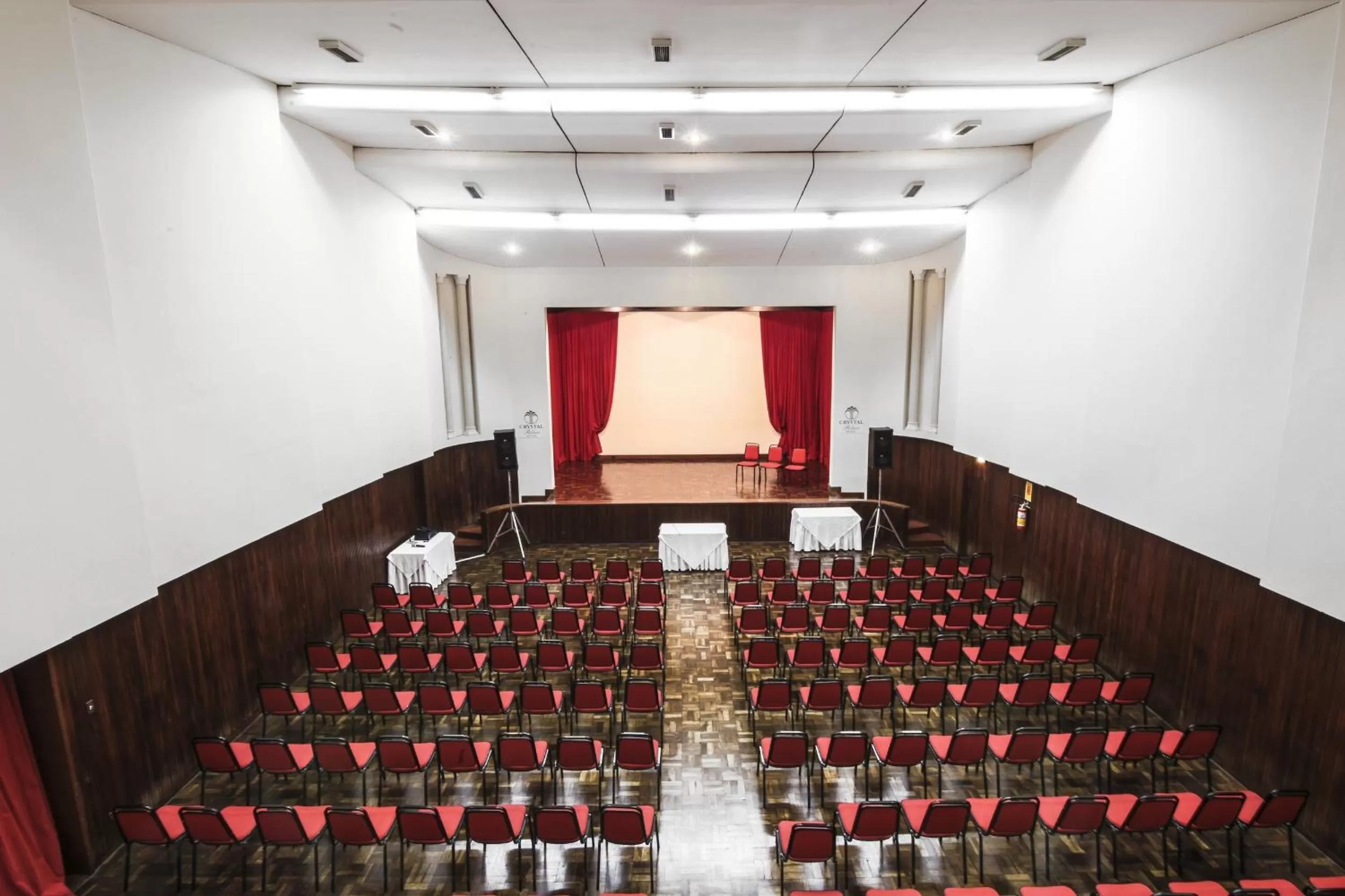 Business facilities in Hotel Crystal