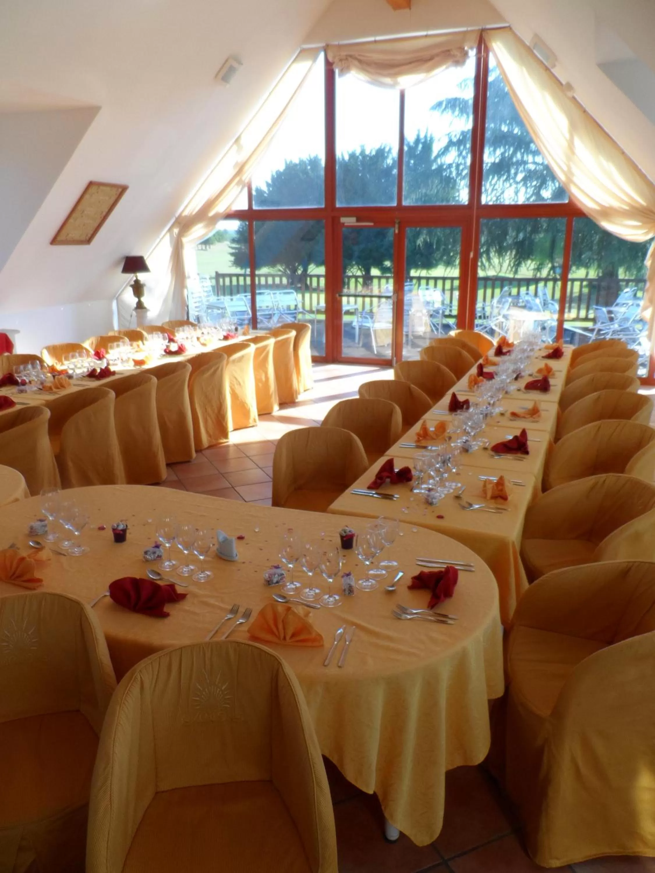 Restaurant/places to eat in Golf Hotel de la Carte