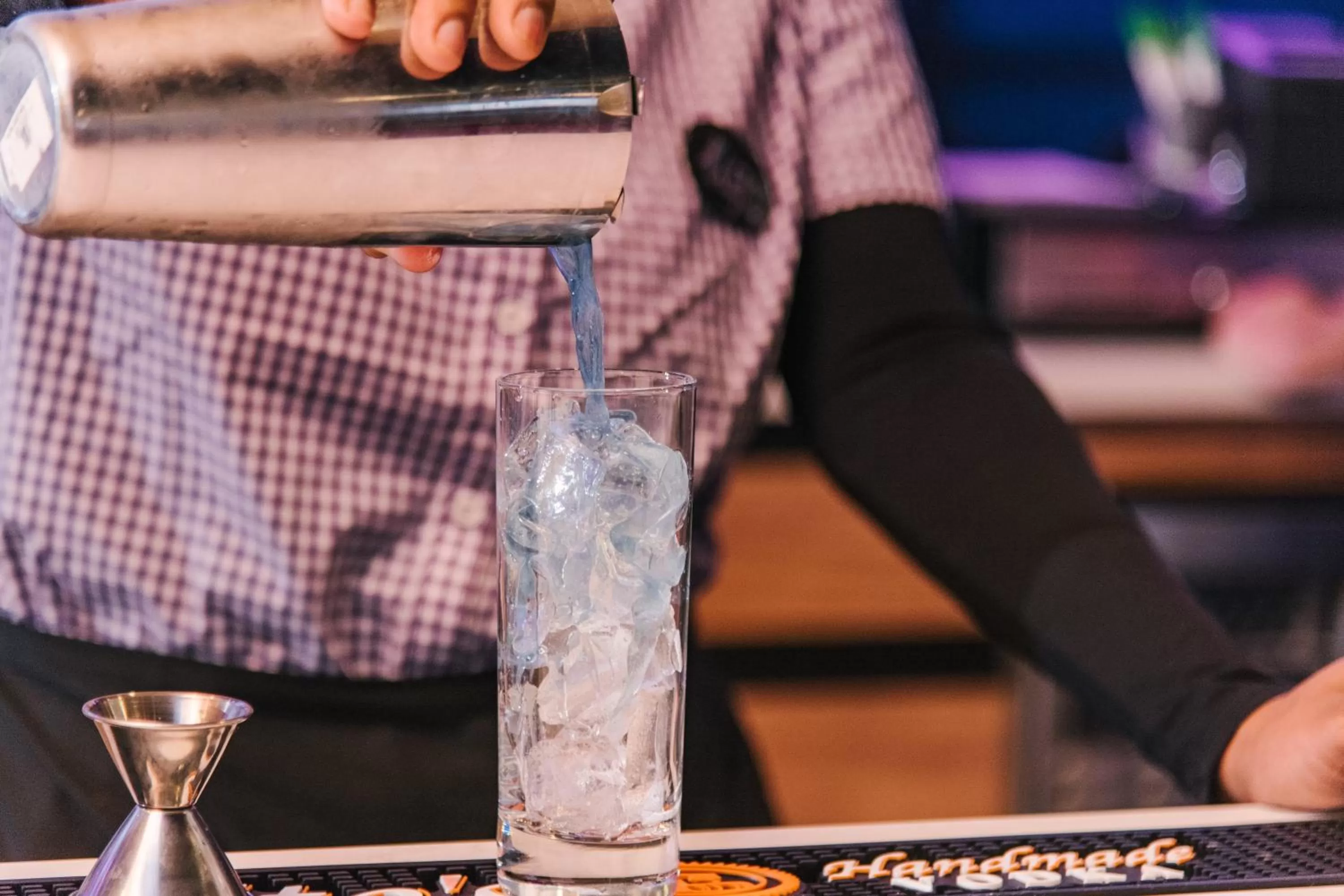 Lounge or bar in Holiday Inn Philadelphia-Cherry Hill by IHG