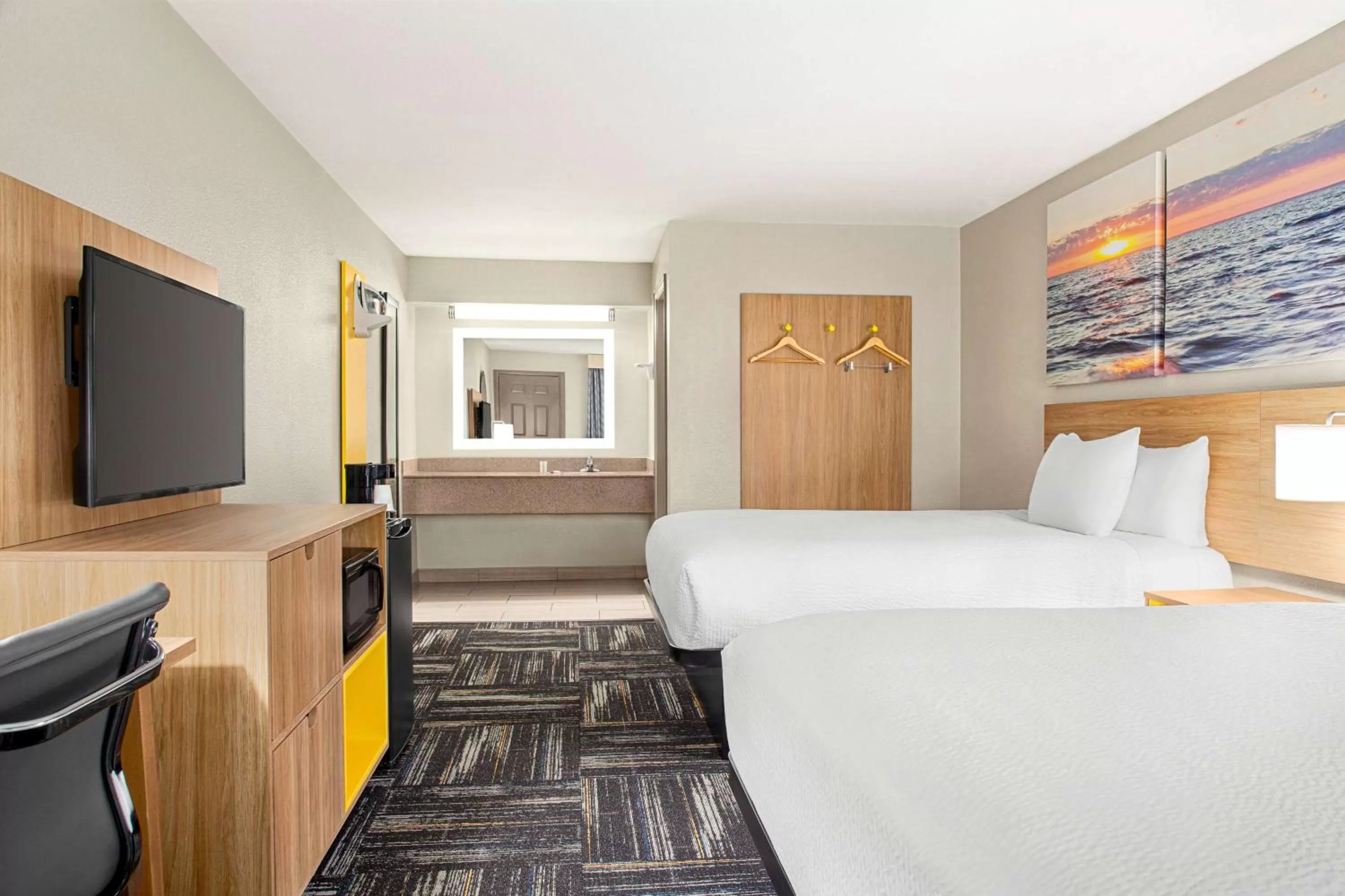 Photo of the whole room, Bed in Days Inn by Wyndham Paris
