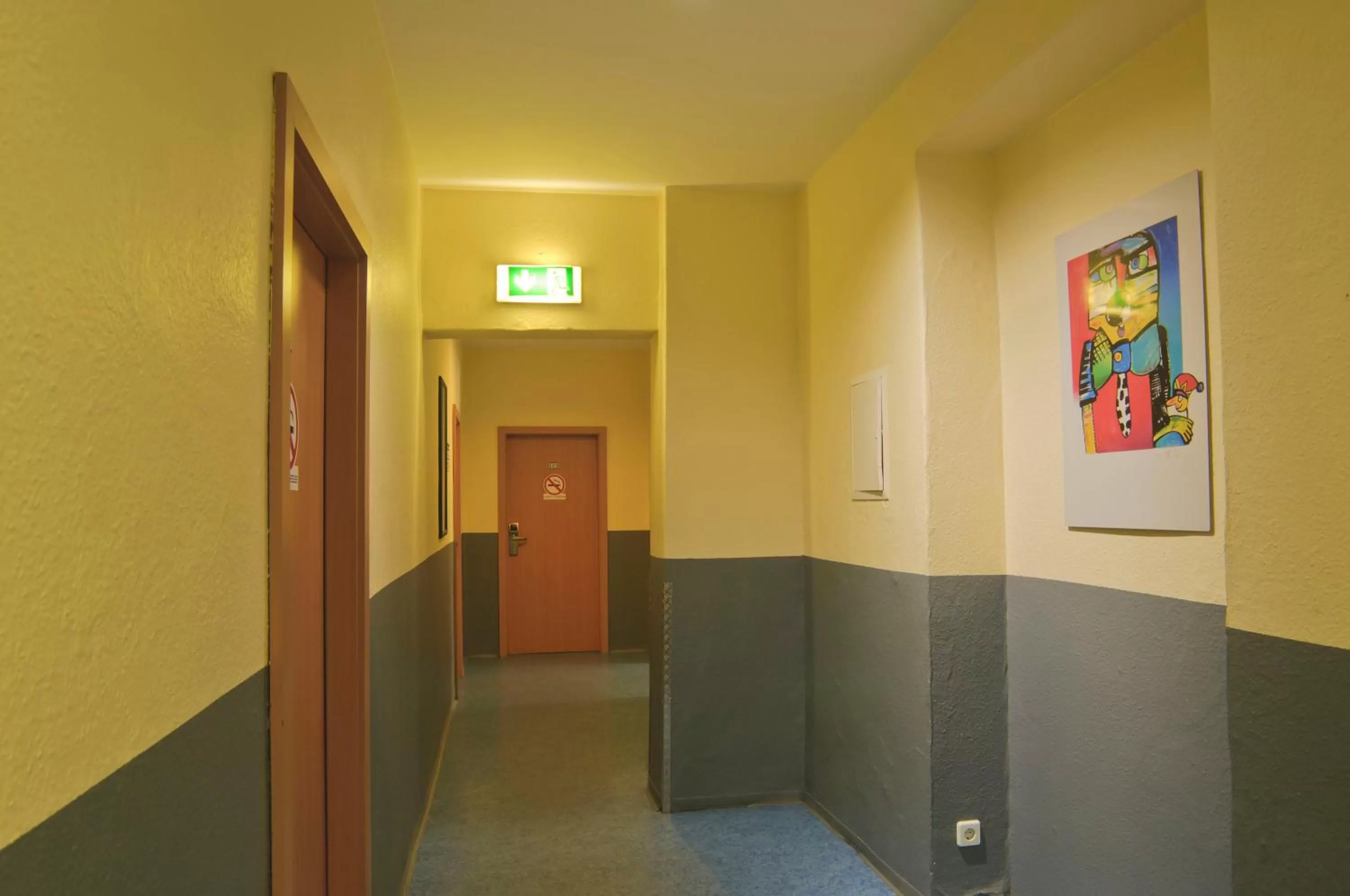 Summer in Happy Hotel Berlin