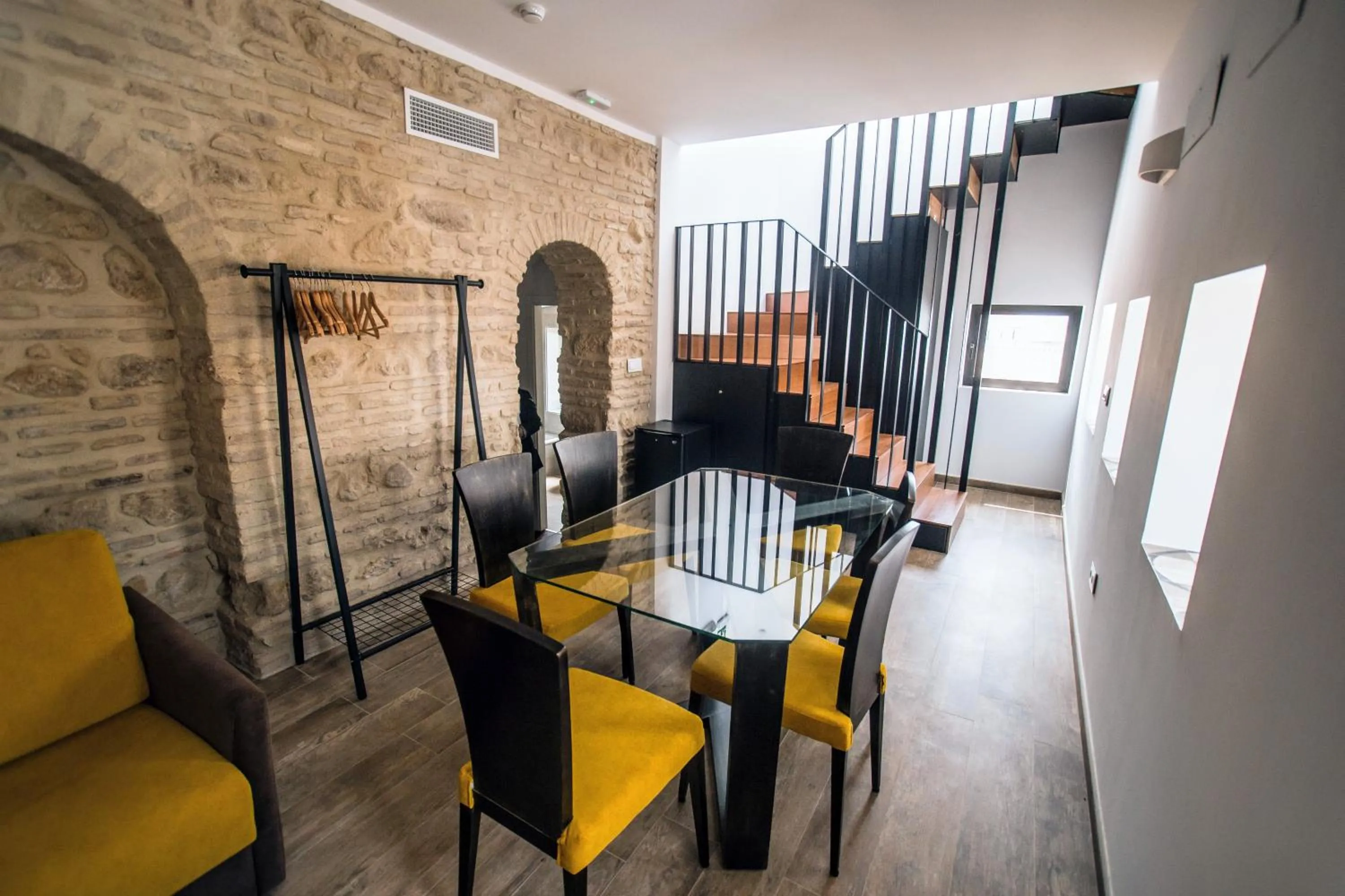 Dining area in Patios del Orfebre