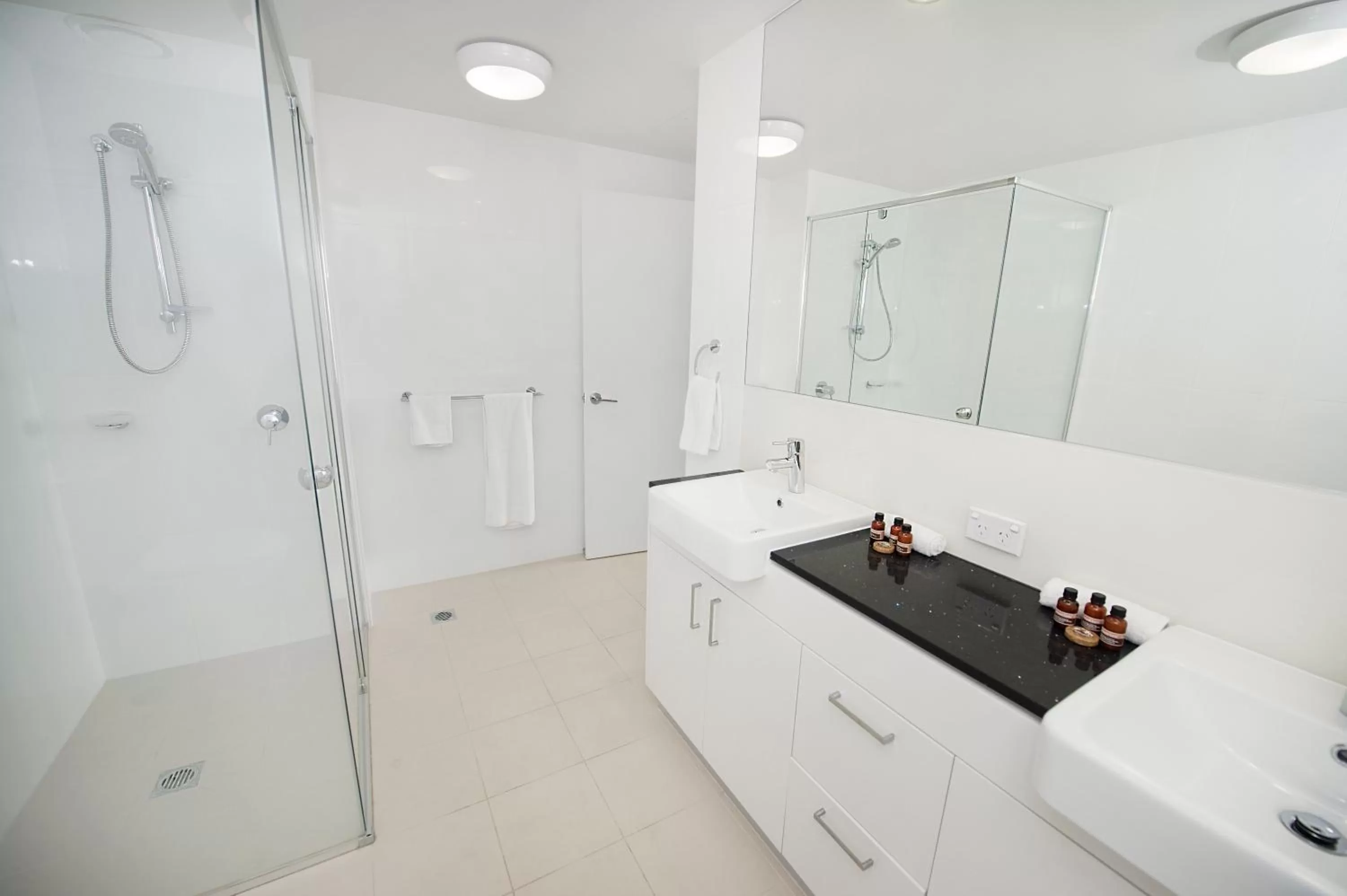 Bathroom in Gladstone Central Plaza Official