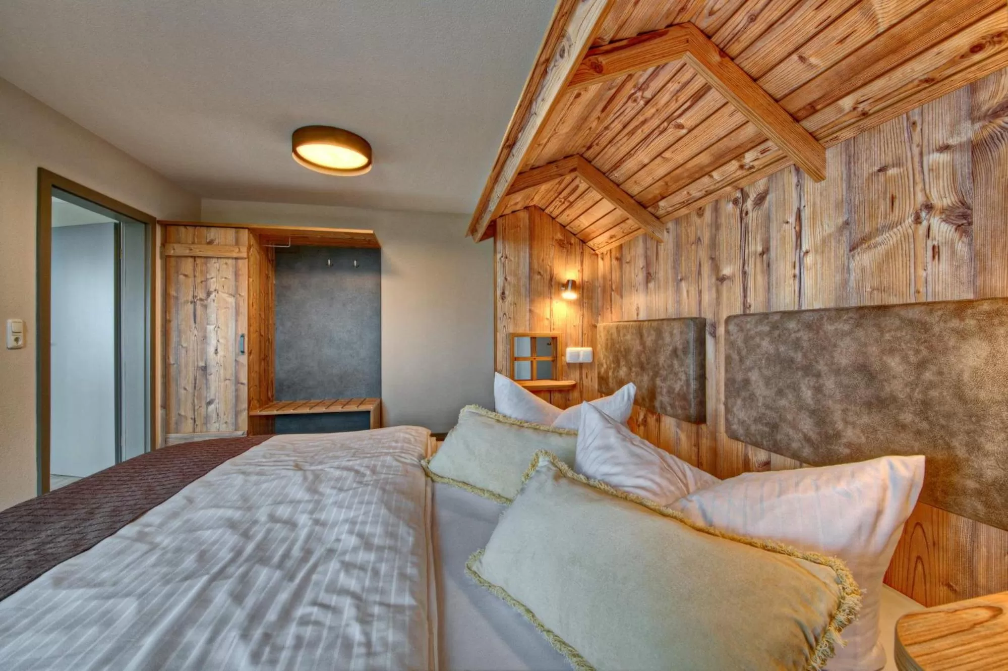 Bed in Allgäuer Panoramahotel