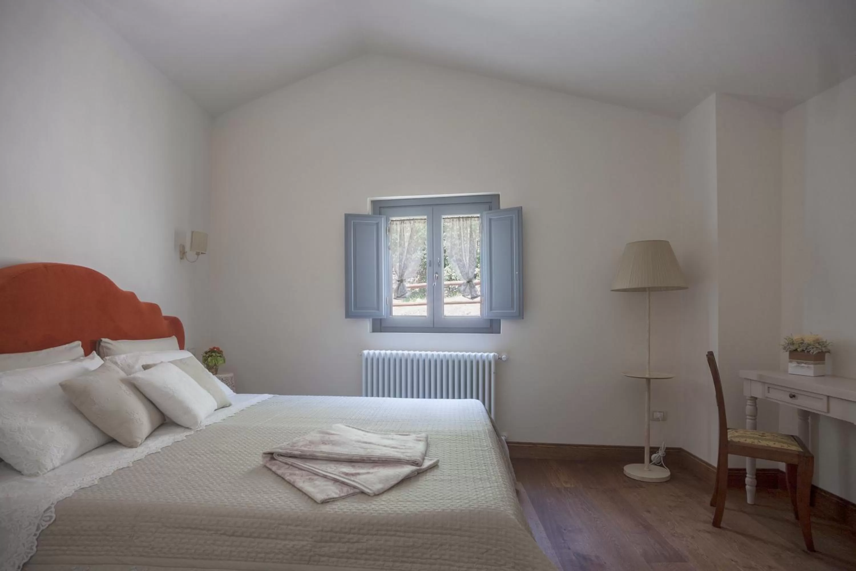 Photo of the whole room, Bed in Podere La Contessa B&B