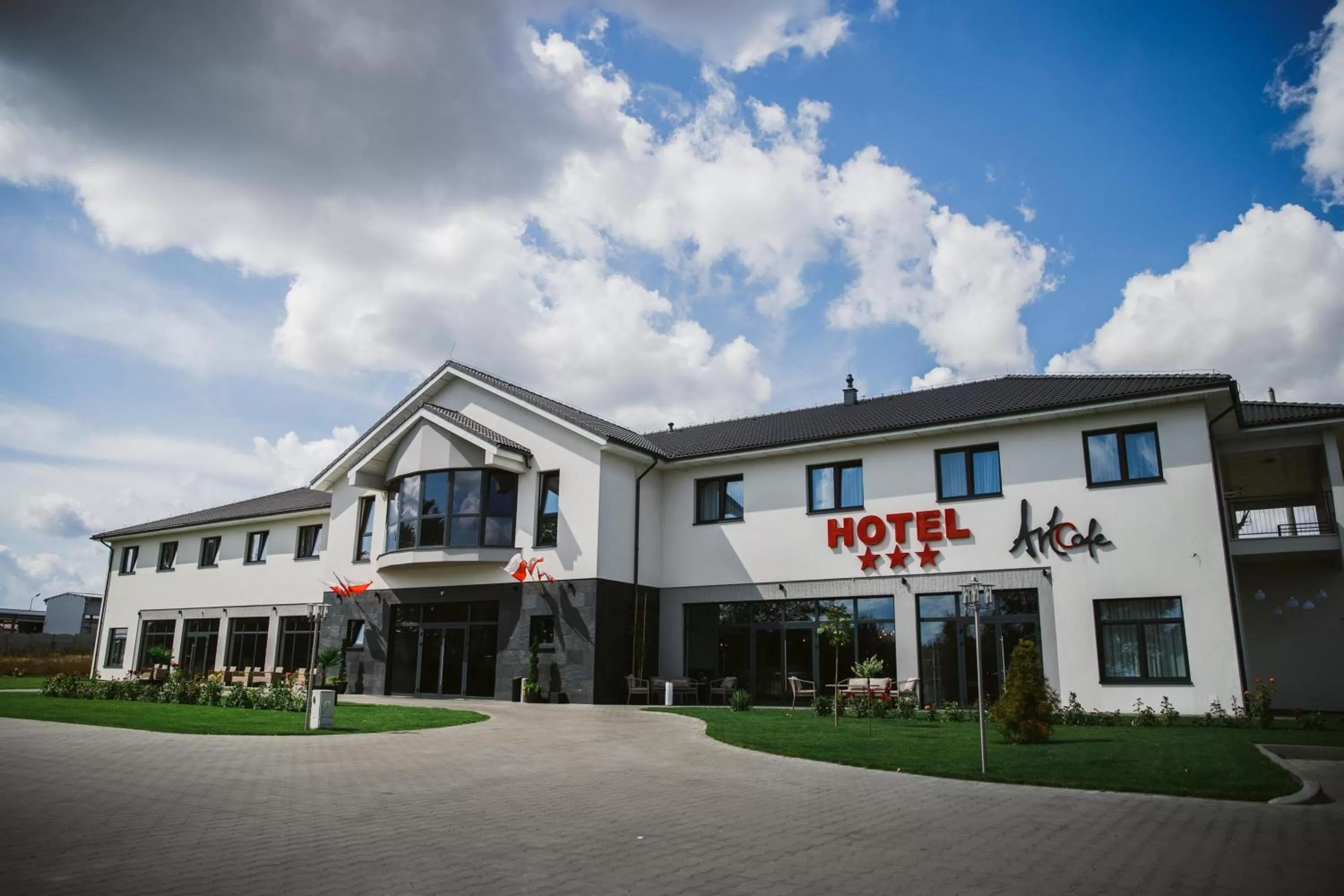 Property building in HOTEL Art Cafe