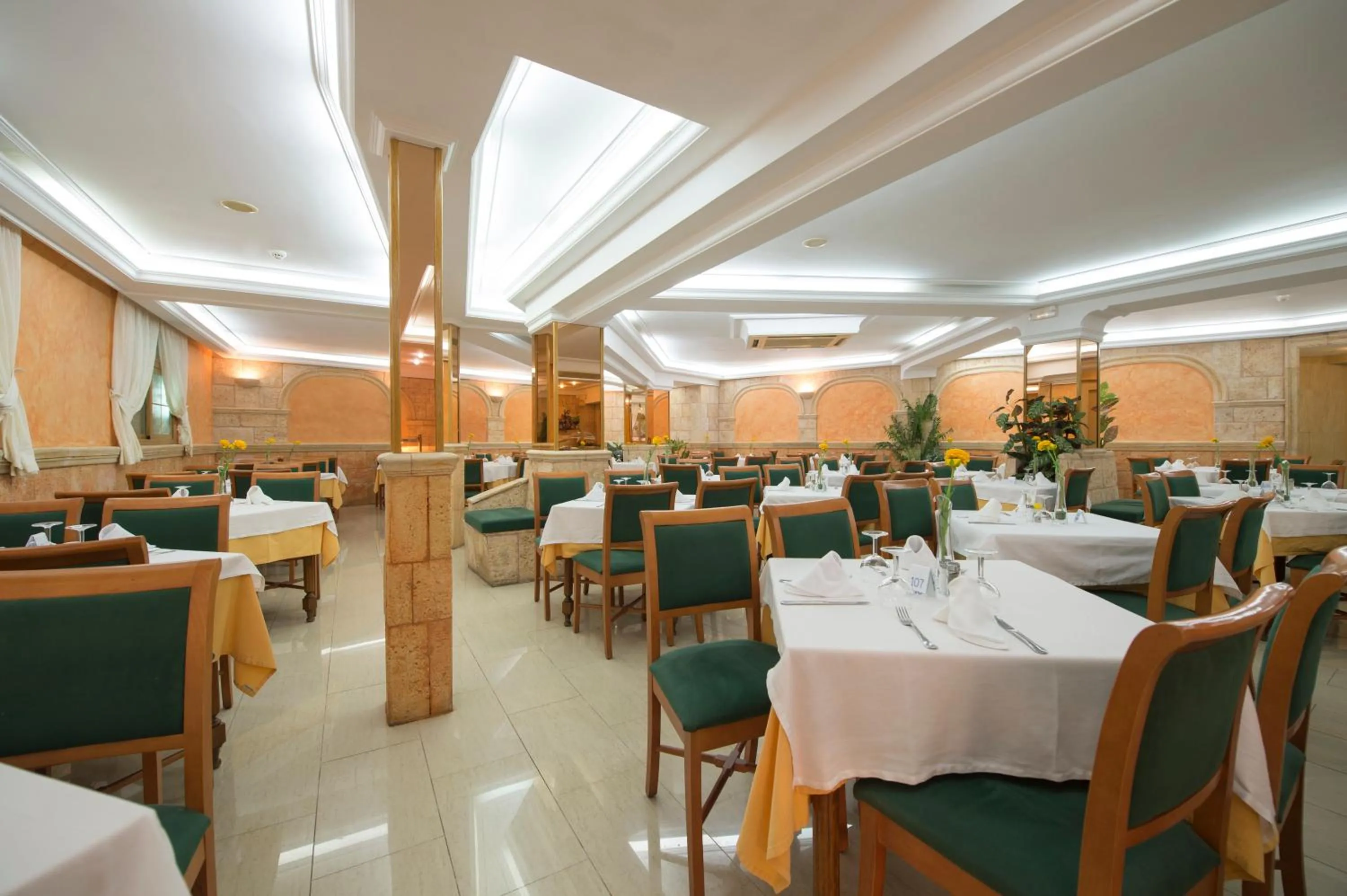 Restaurant/places to eat in Hotel Venecia Paguera