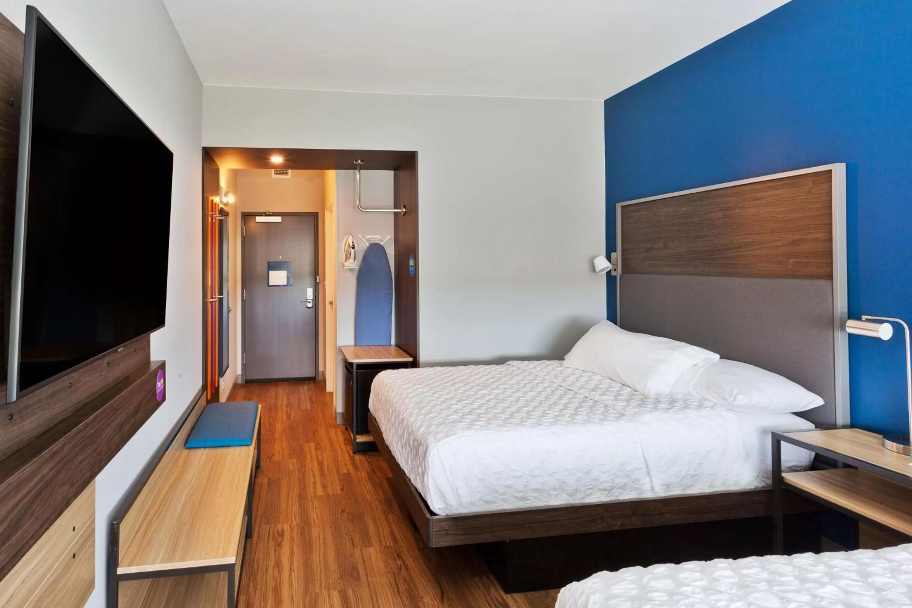 Bed in Tru By Hilton Prattville