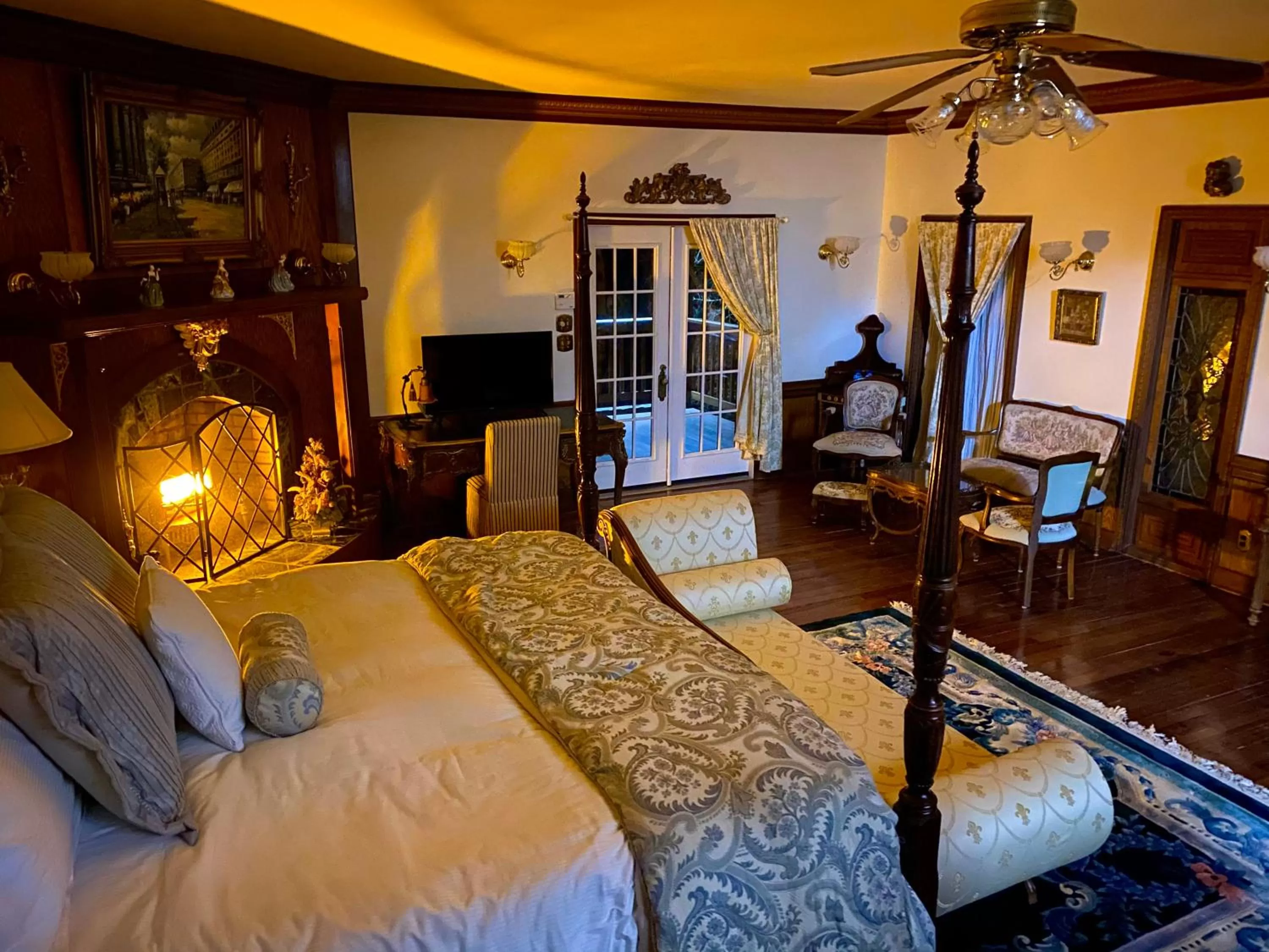 Photo of the whole room in Hogan House Bed and Breakfast at Rose Hill
