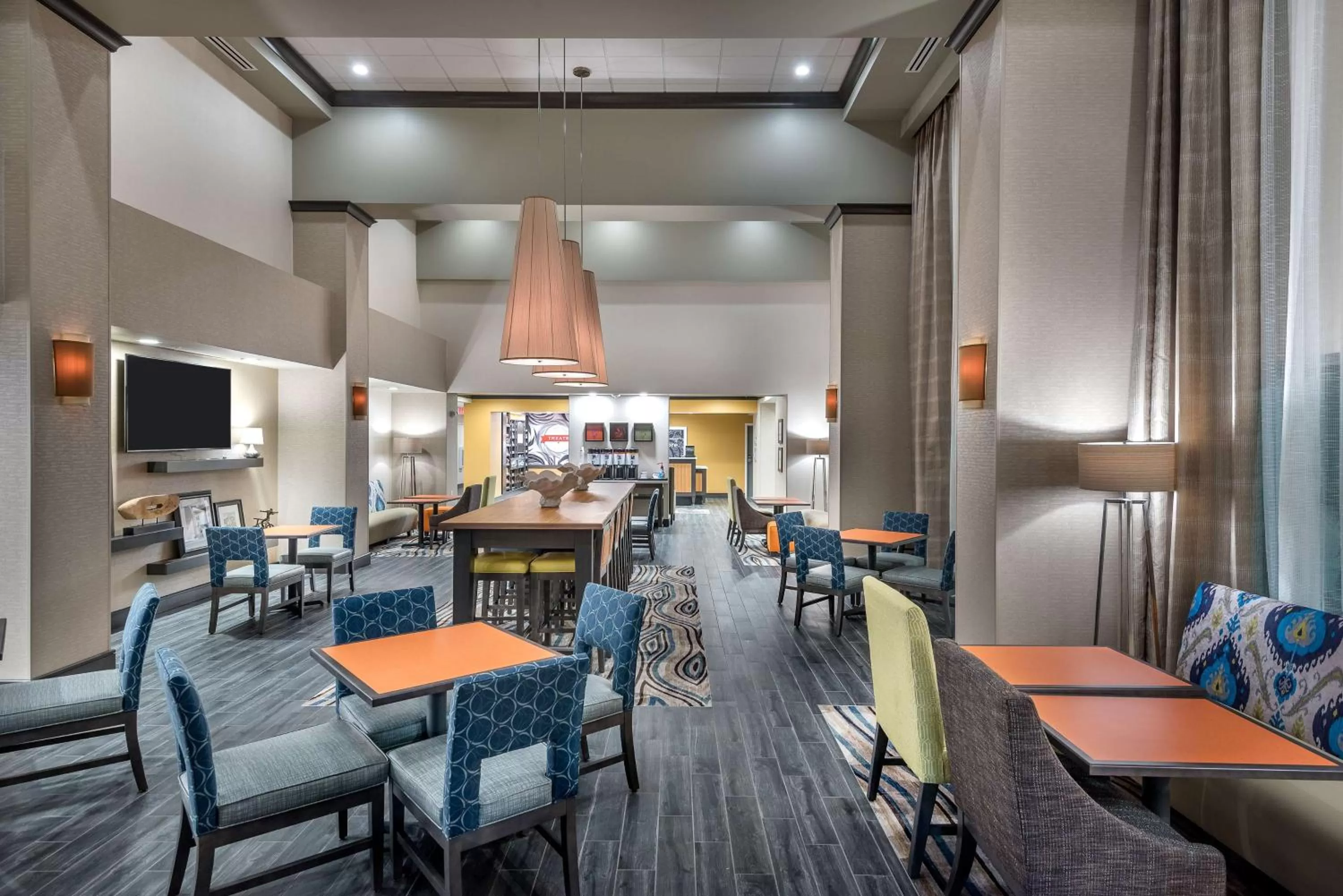 Dining area in Hampton Inn & Suites West Melbourne-Palm Bay Road