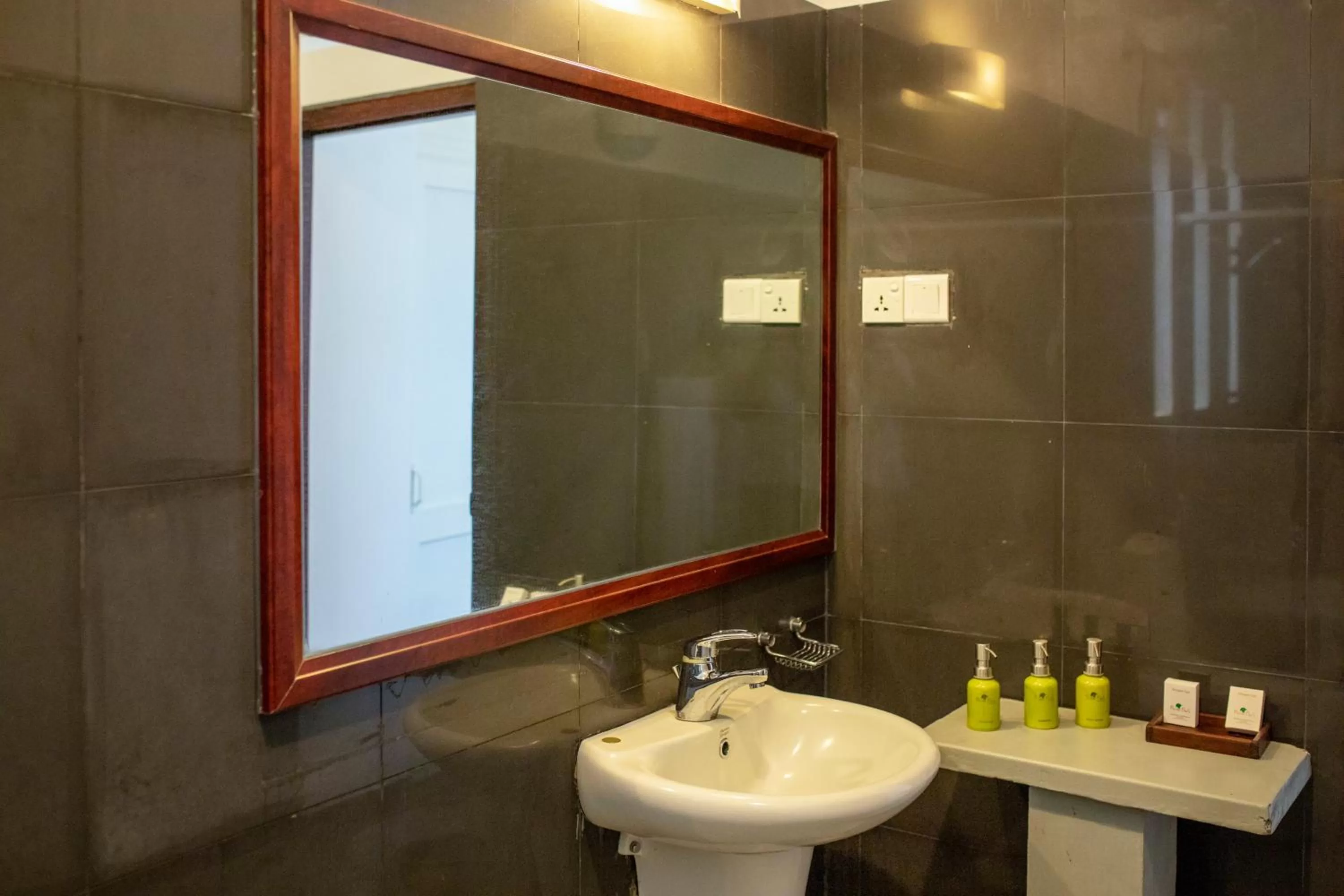 Bathroom in Birds Park Polgahawela