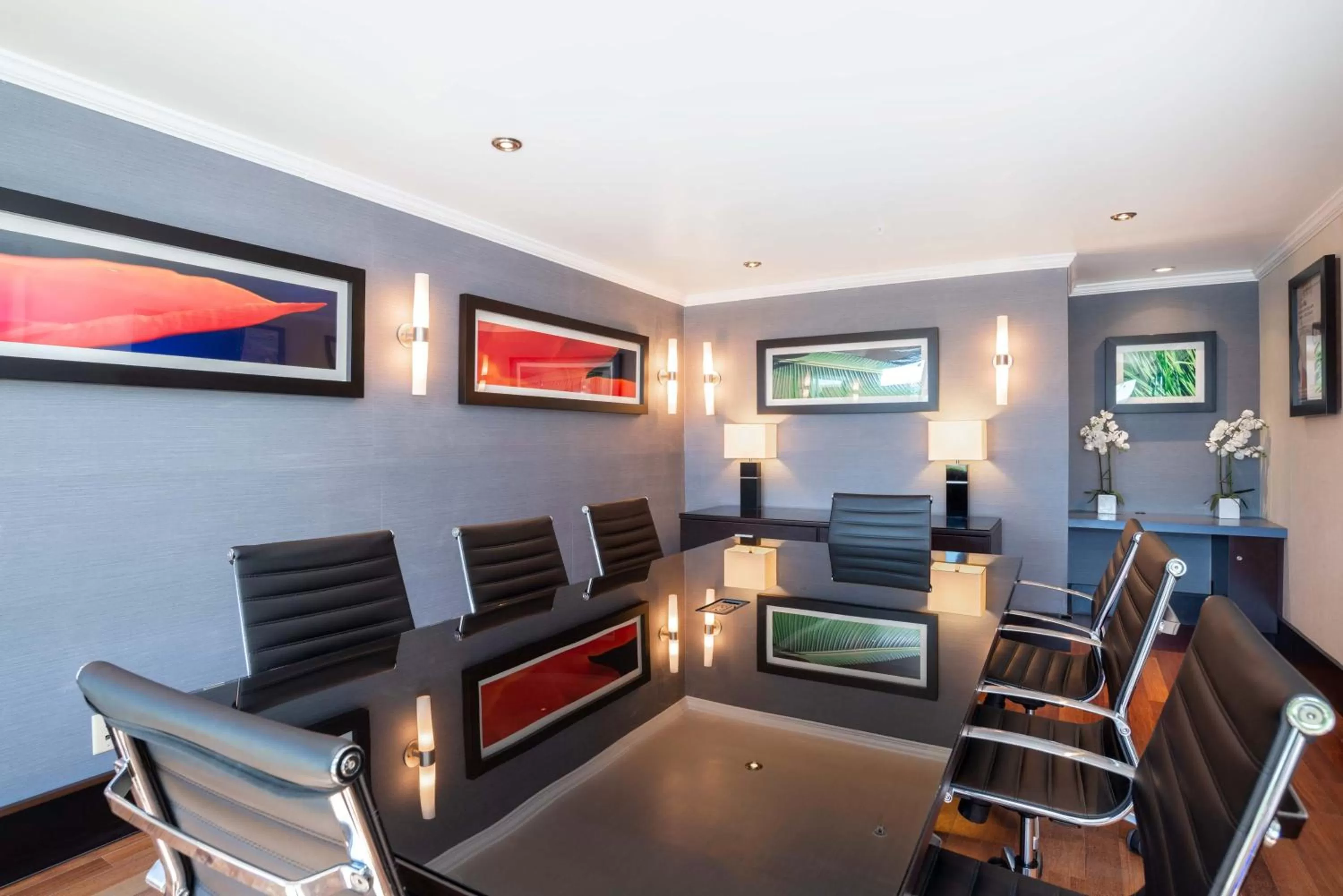 Meeting/conference room in Sandman Hotel & Suites Winnipeg Airport