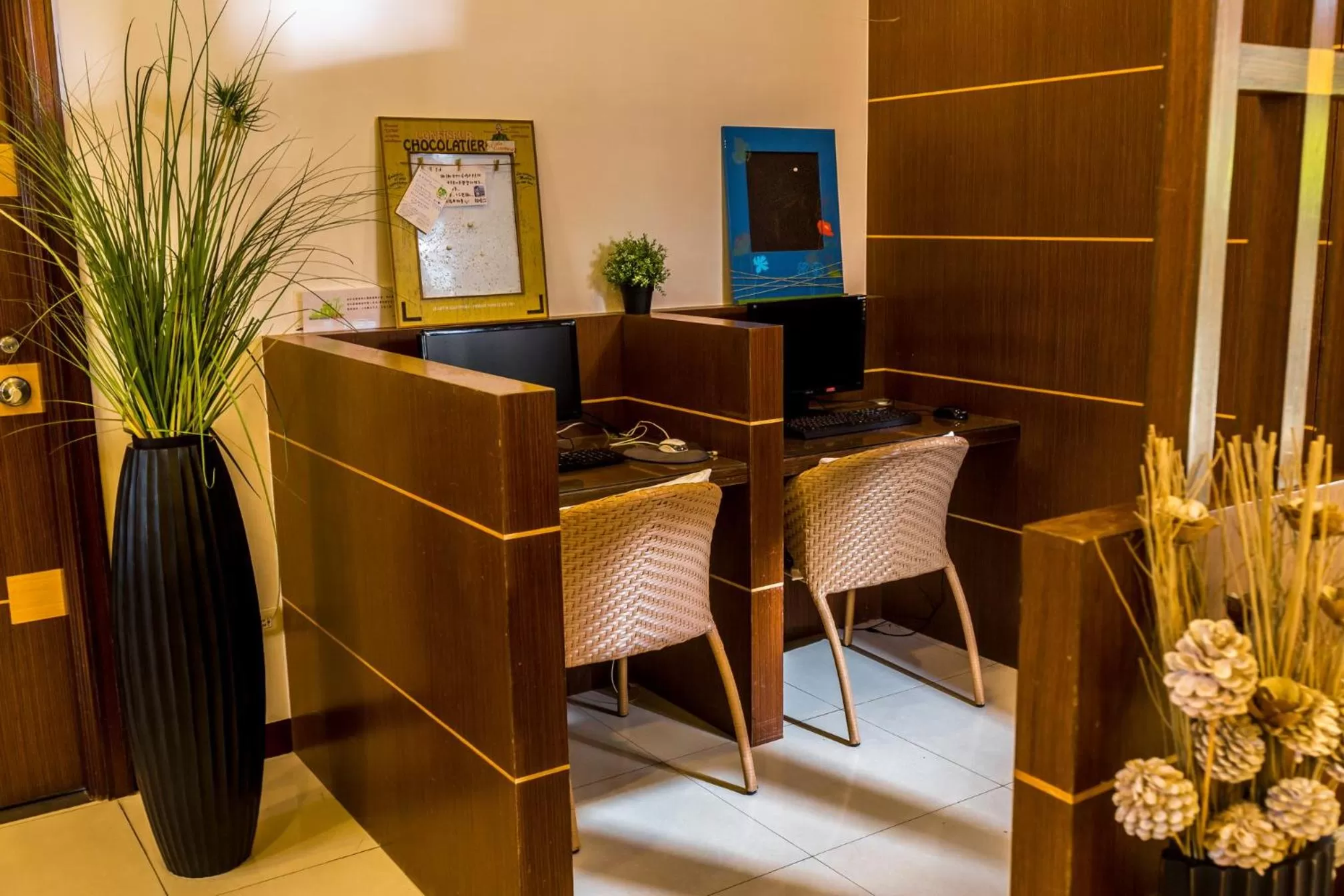 Communal lounge/ TV room in Beachcastle & Sea View Villa