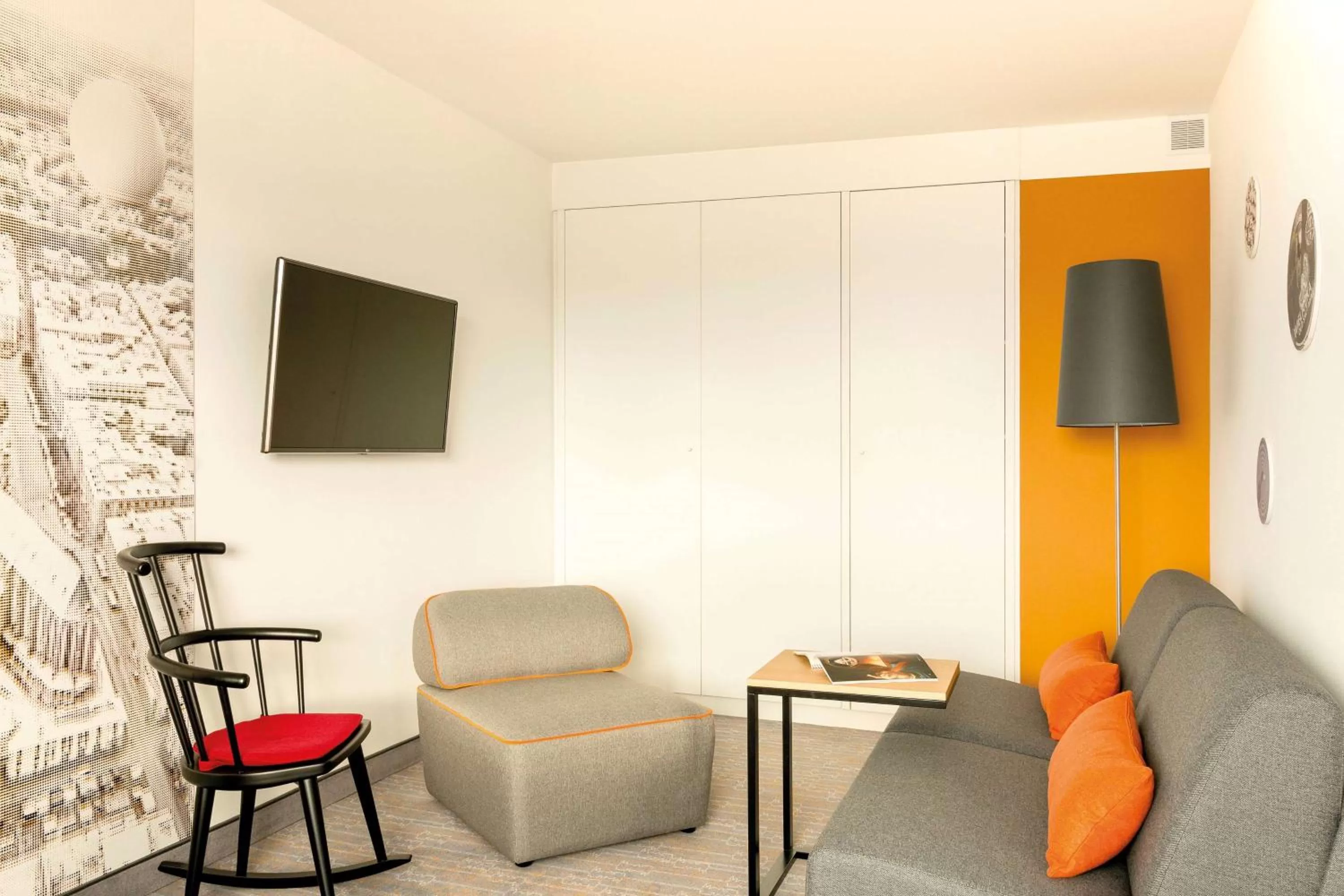 Photo of the whole room in Vienna House Easy by Wyndham Cracow