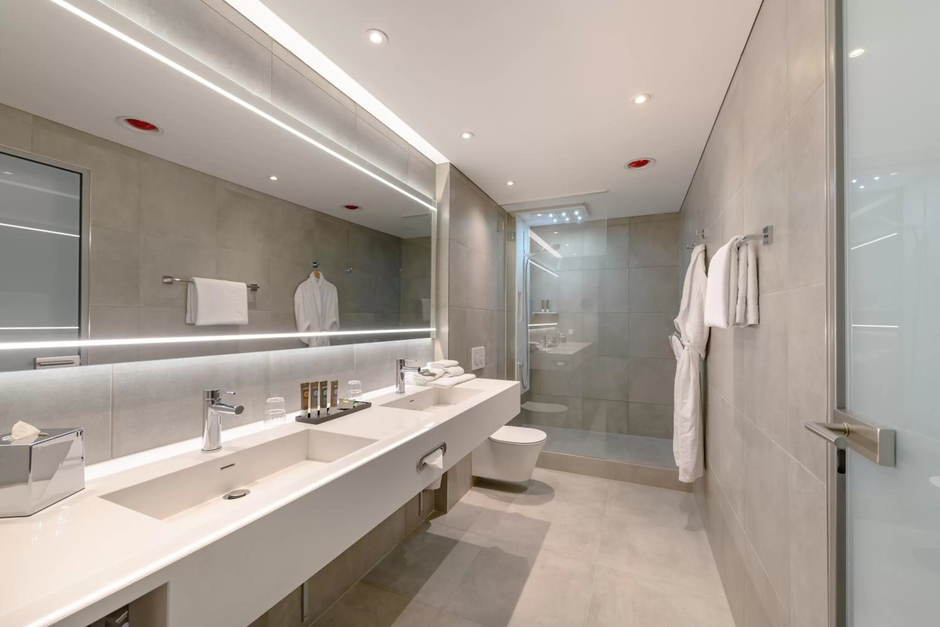 Bathroom in Novotel München Messe