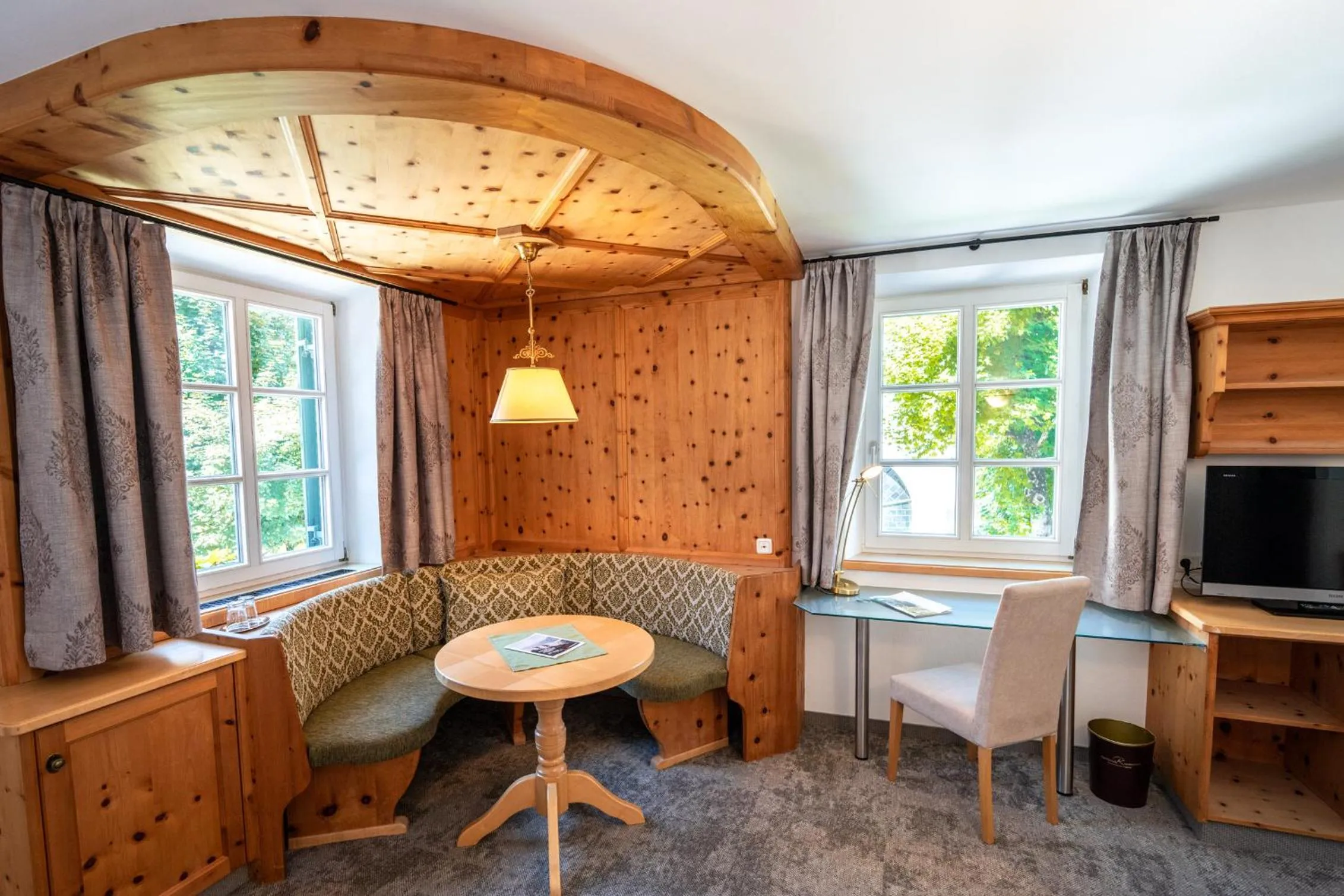 Bedroom in Alpenhotel Kramerwirt