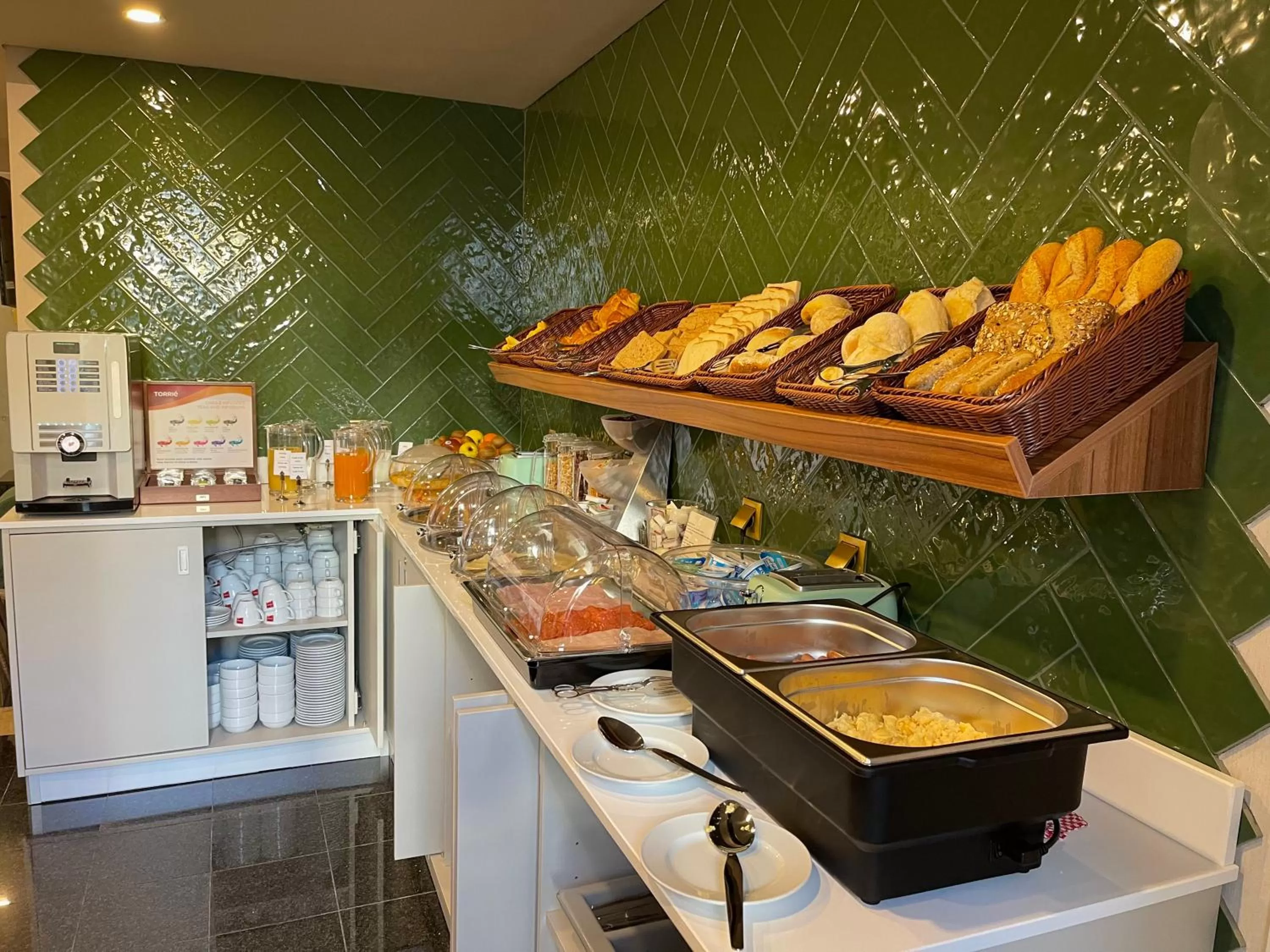Buffet breakfast in Hotel Sete Colinas