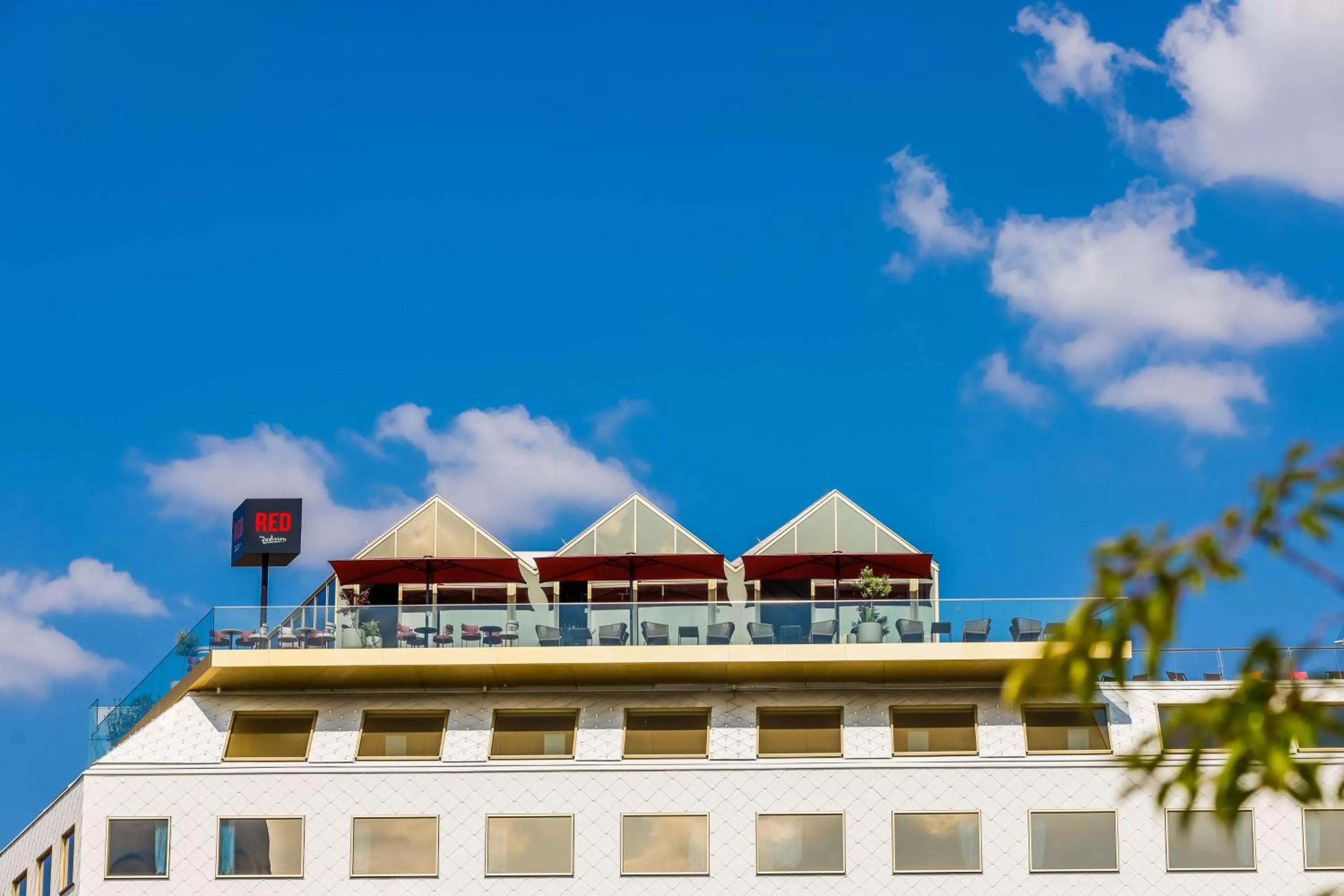 Lounge or bar in Radisson RED Hotel, Vienna
