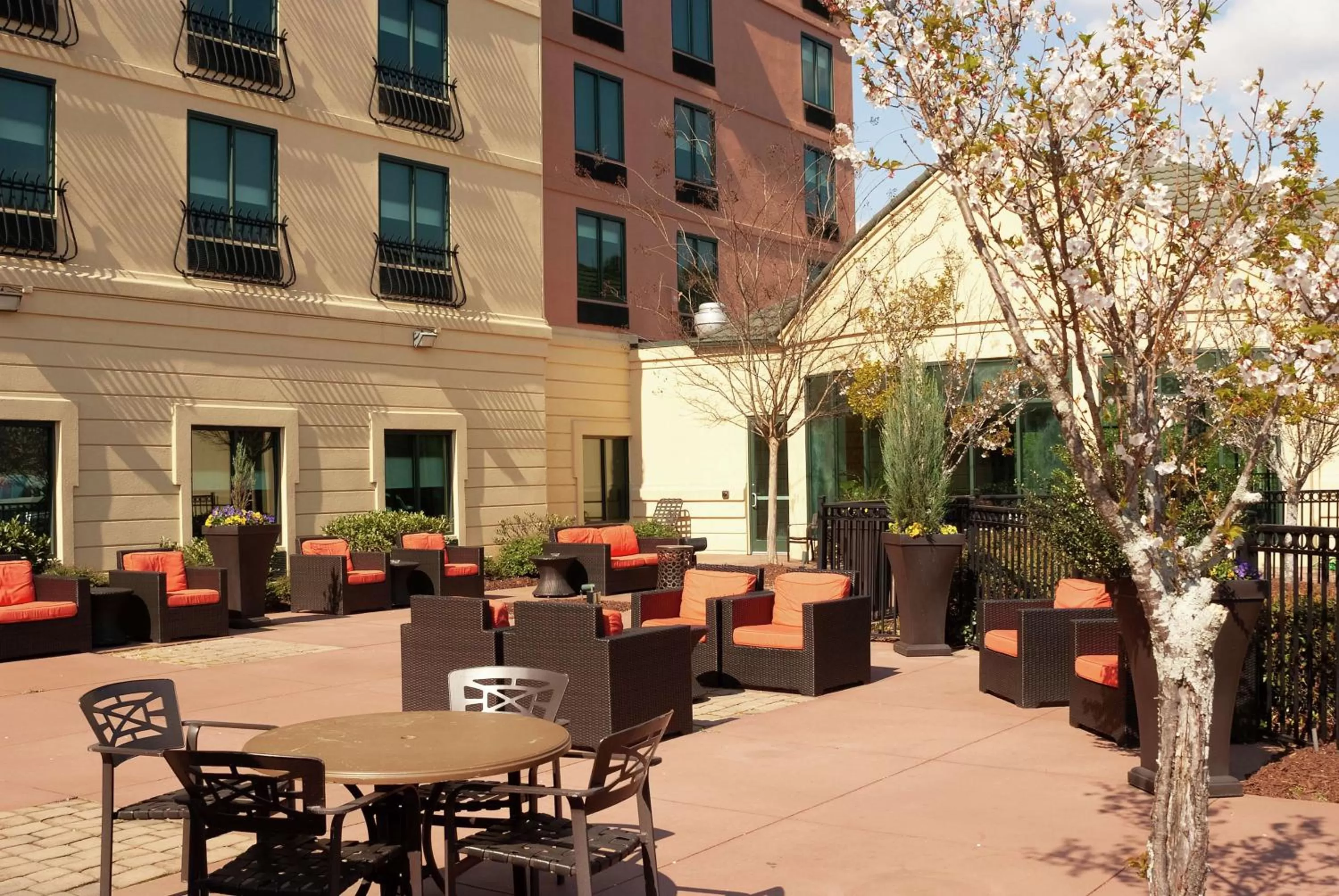 Patio in Hilton Garden Inn Atlanta Airport/Millenium Center