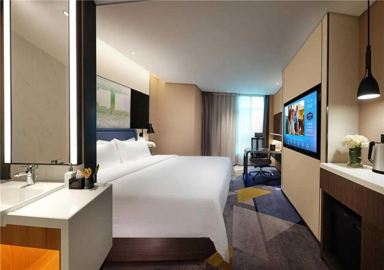 Bed in Hampton by Hilton Guangzhou Tianhe Sports Center