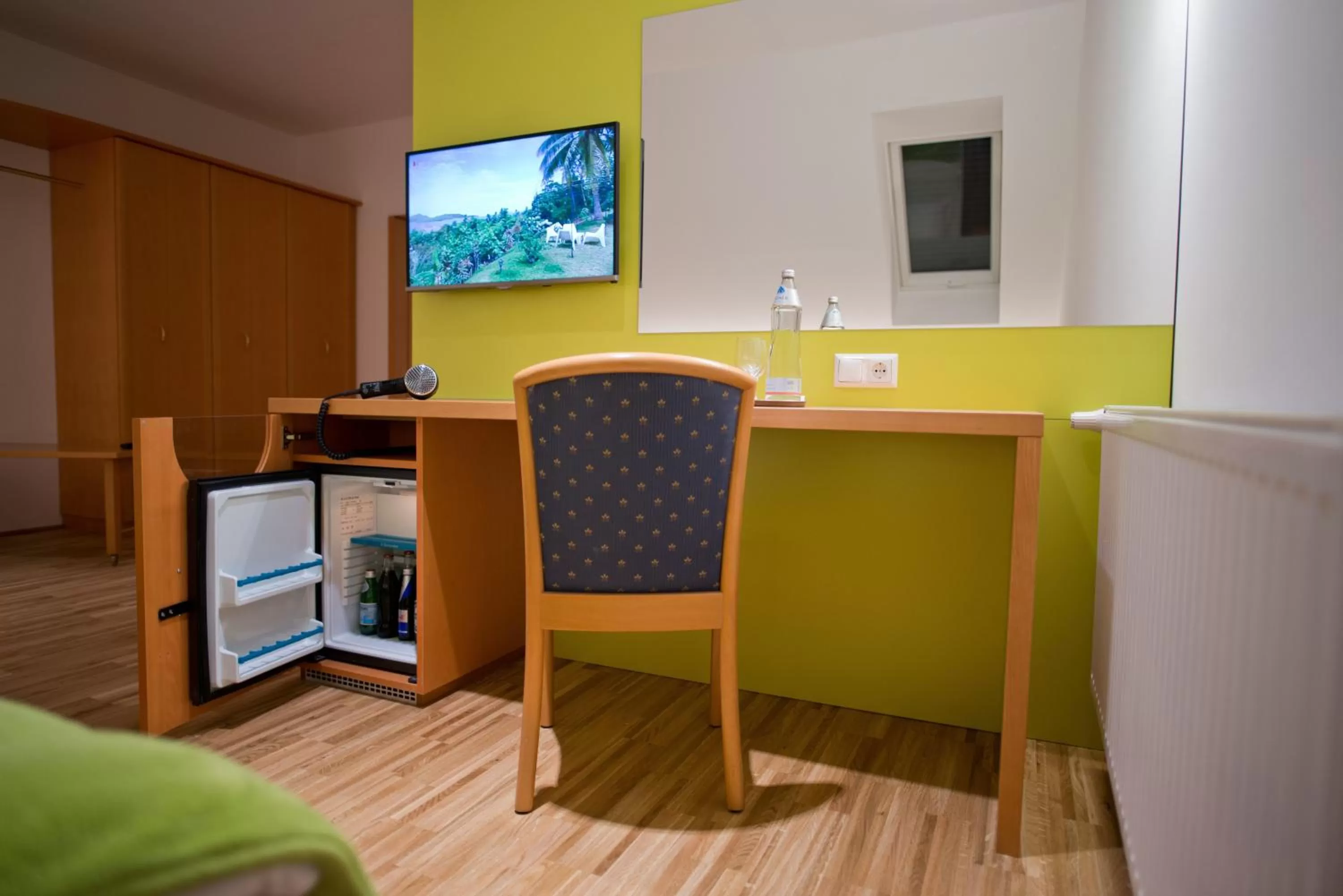 Family Room (2 Adults + 2 Children) in Hotel Restaurant Meyer