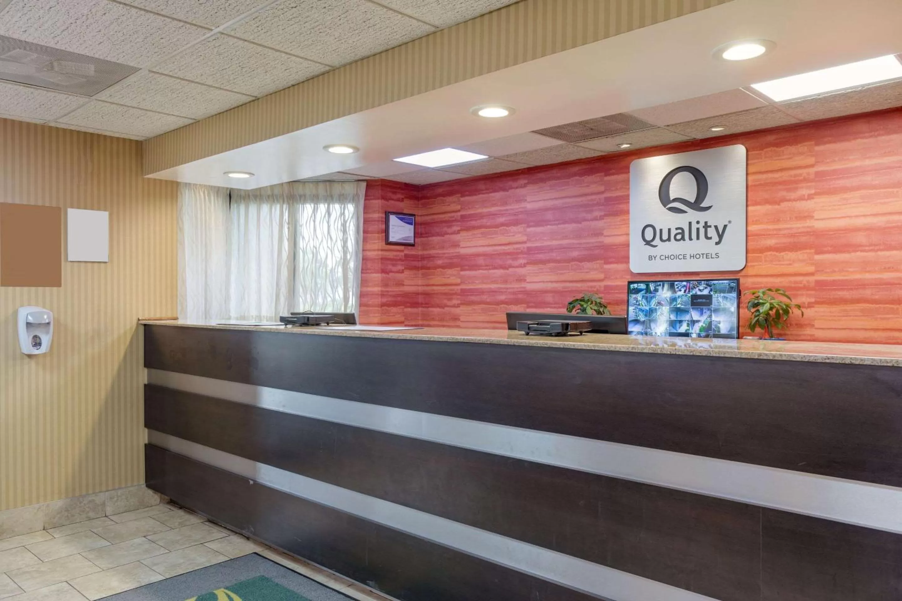 Lobby or reception in Quality Inn Lebanon