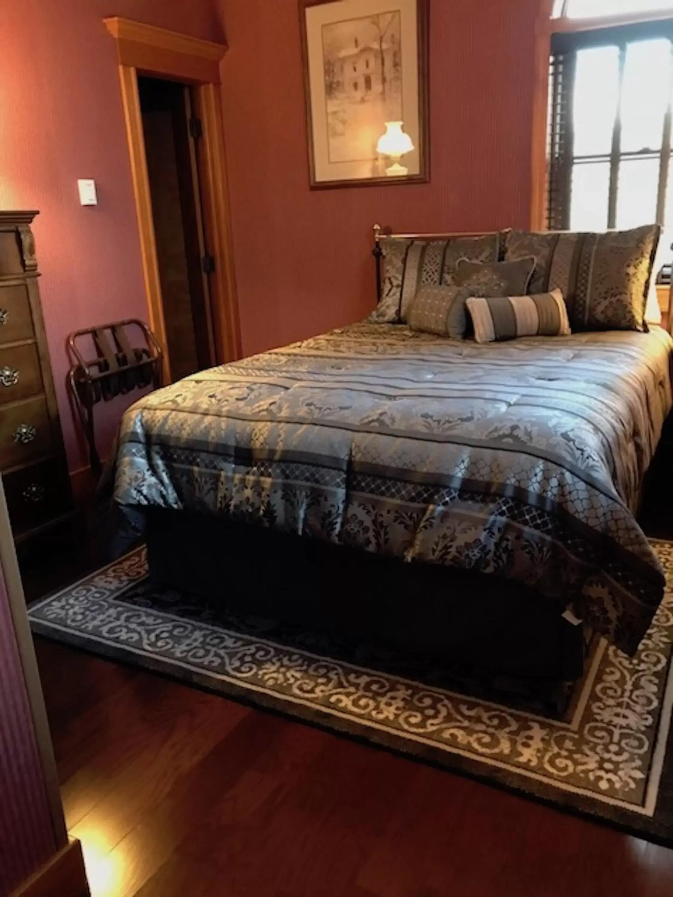 Imaging, 1 Queen Bed (Second Floor - No Elevator) in Cripple Creek Hospitality House & Travel Park Imaging, 1 Queen Bed (Second Floor - No Elevator) in Cripple Creek Hospitality House & Travel Park